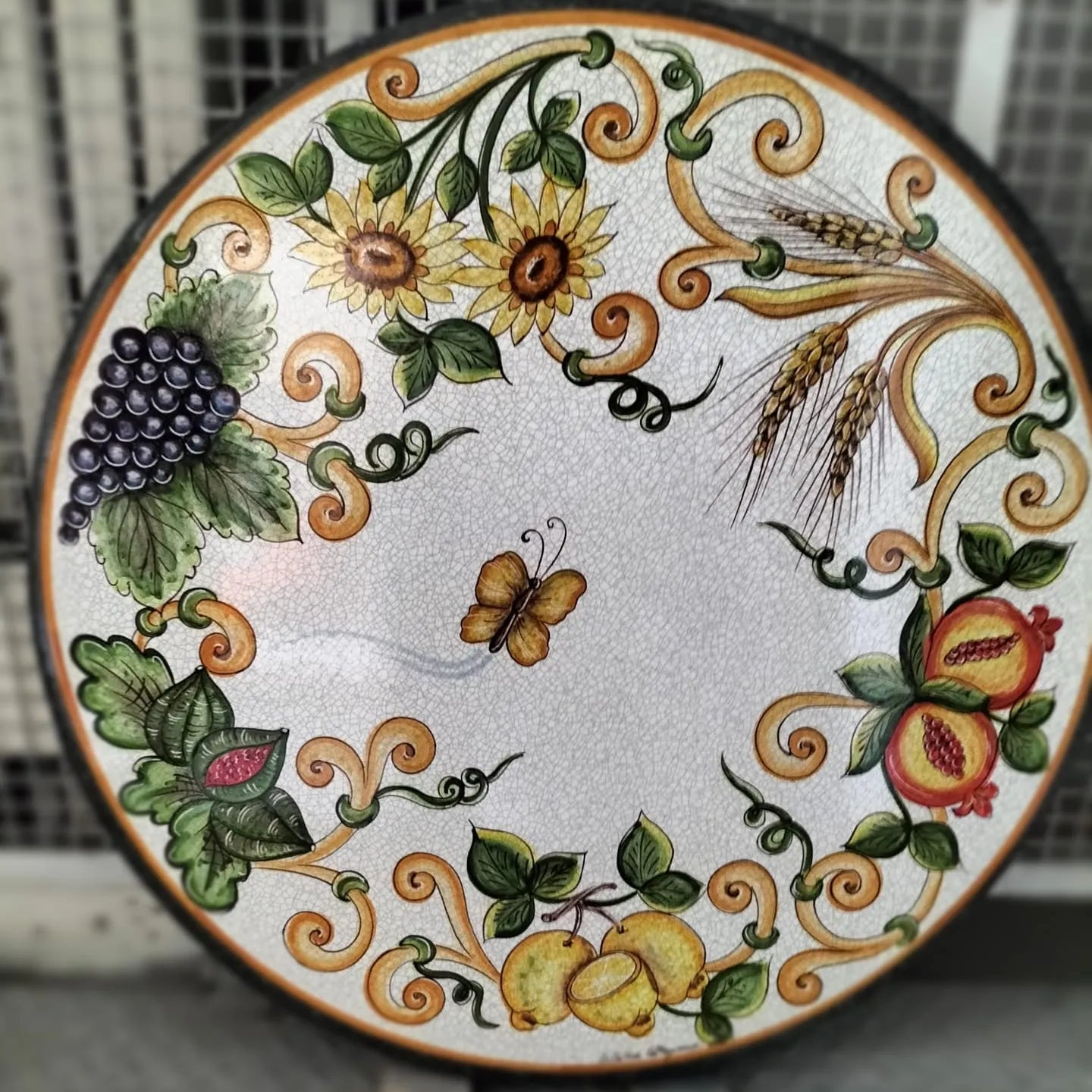 Tavolo Rotondo Estate – Un Mosaico di Colori Naturali - TAVOLI