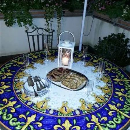 Tavolo Rotondo Lance con Fondo Blu – Eleganza Mediterranea - TAVOLI