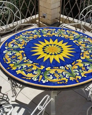 Tavolo Rotondo Ornato con Stella – Eleganza Stellata - TAVOLI