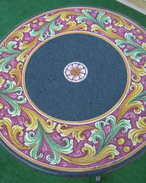 Tavolo Rotondo Ornato Rosso con Centro Nero – Eleganza e Profondità - TAVOLI