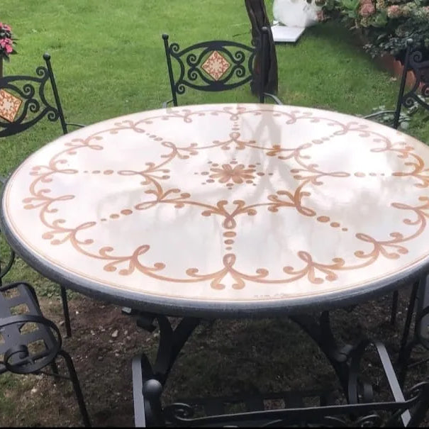 Tavolo Rotondo Ricamato – Eleganza Artigianale - TAVOLI