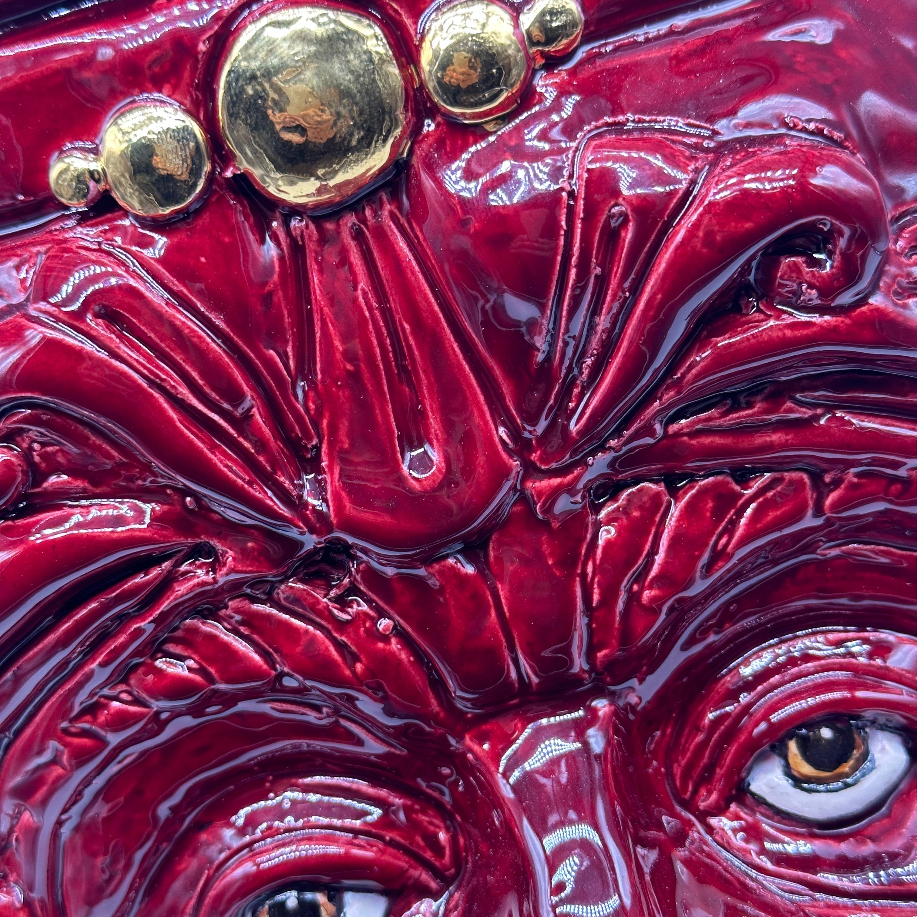 Testa Mitologica Uomo Ceramica Caltagirone cm H.35 L.25 Artigianale Bordeaux dettagli Oro - TESTA DI MORO