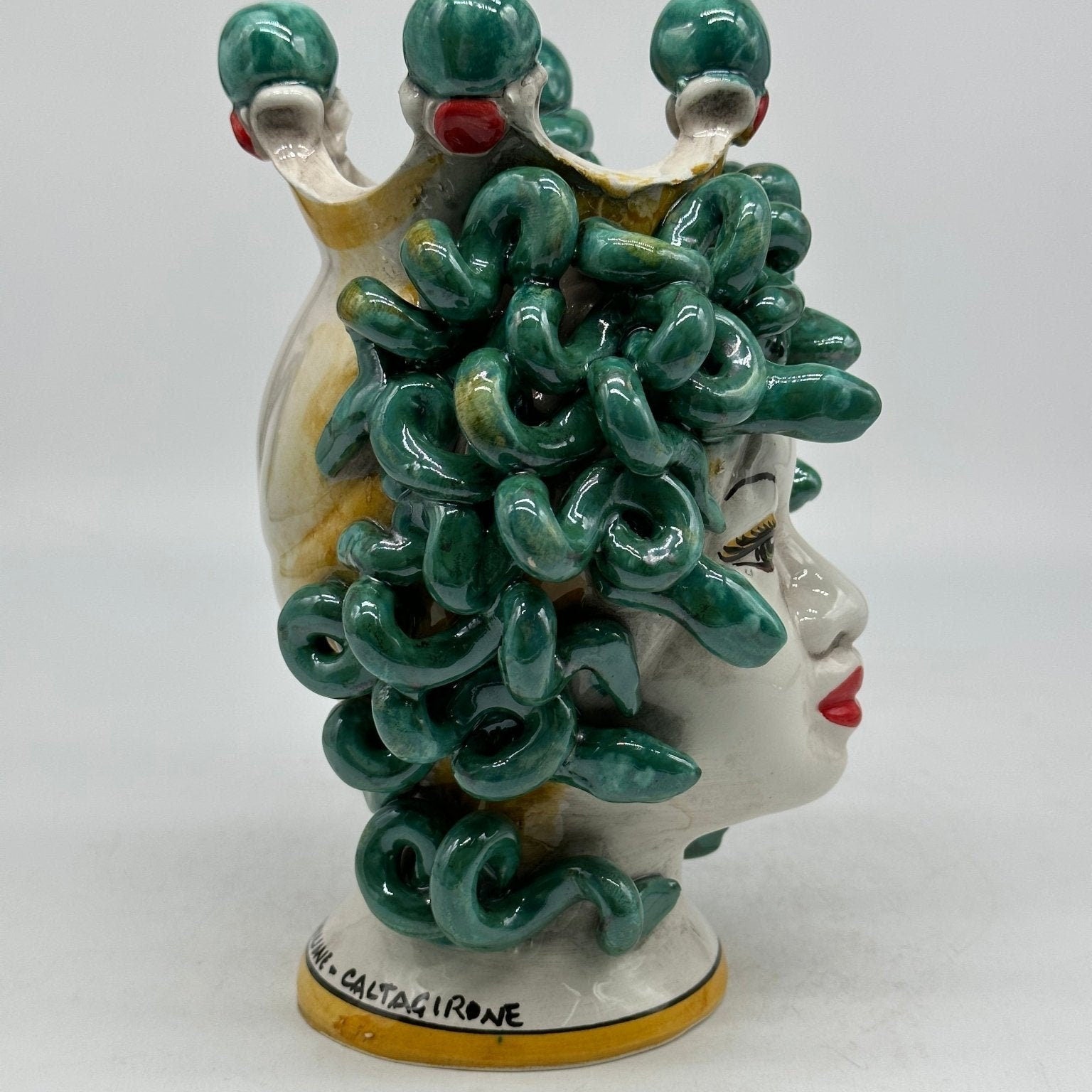 Testa Mitologica Medusa Ceramica Caltagirone cm H.20 L.15 Artigianale - DD CERAMICHE SICILIANE
