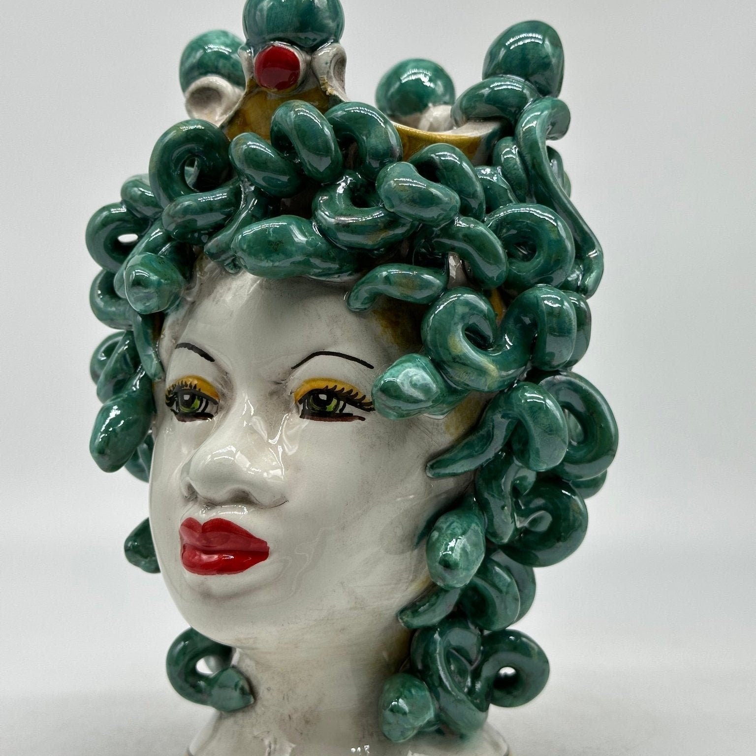 Testa Mitologica Medusa Ceramica Caltagirone cm H.20 L.15 Artigianale - DD CERAMICHE SICILIANE