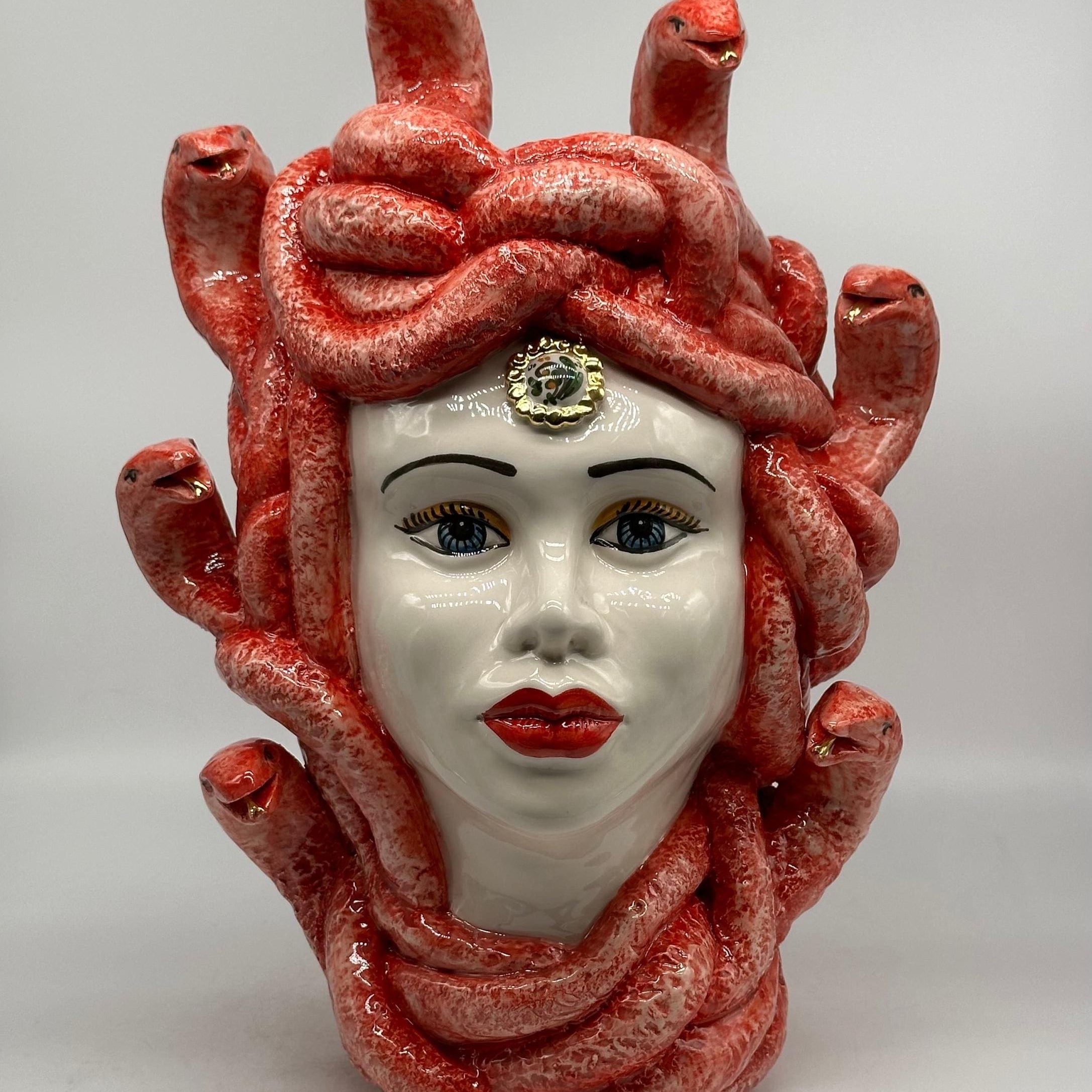 Testa Mitologica Medusa Ceramica Caltagirone cm H.38 L.25 Artigianale Rosso dettagli Oro