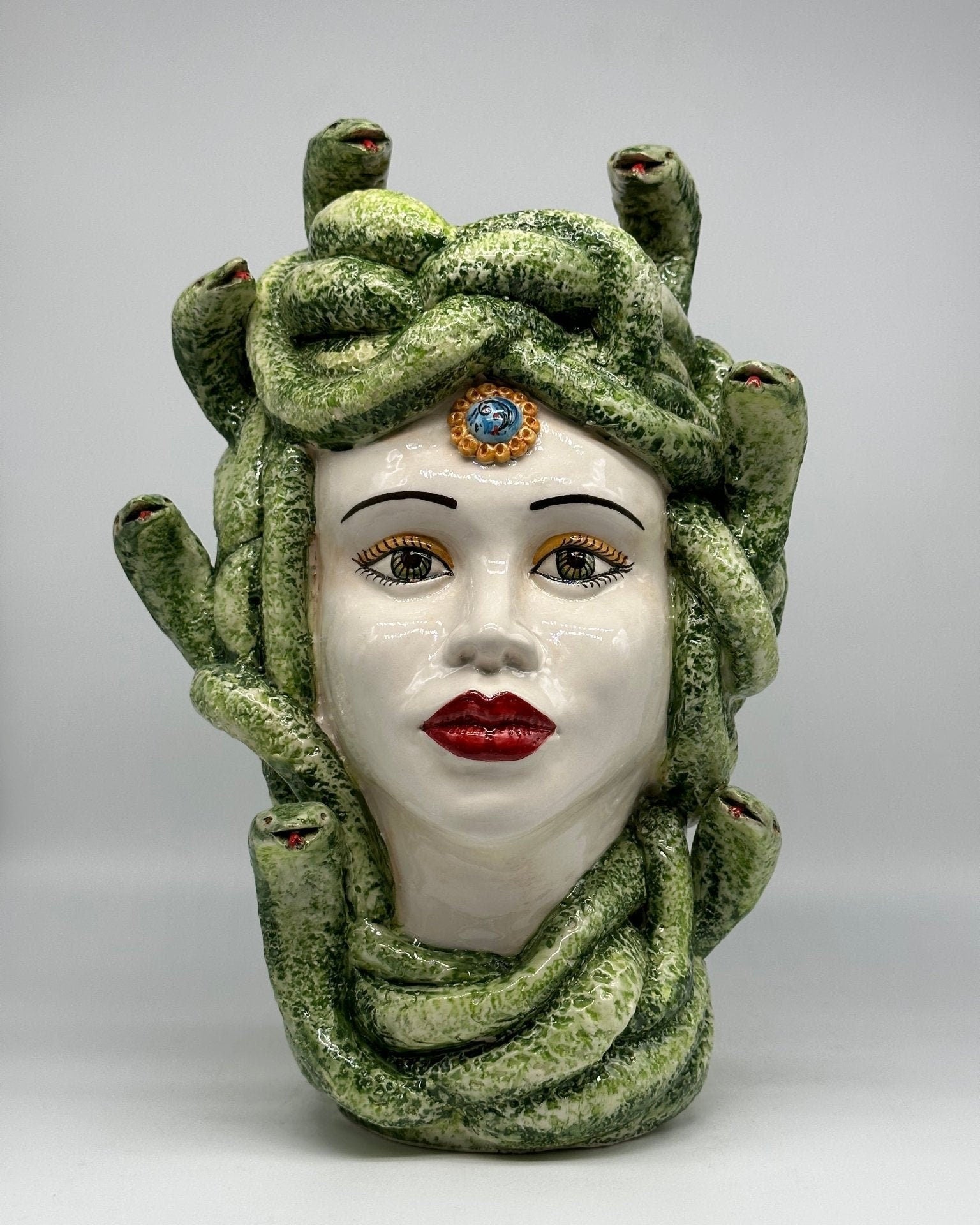 Testa Mitologica Medusa Ceramica Caltagirone cm H.38 L.25 Artigianale Verde - DD CERAMICHE SICILIANE