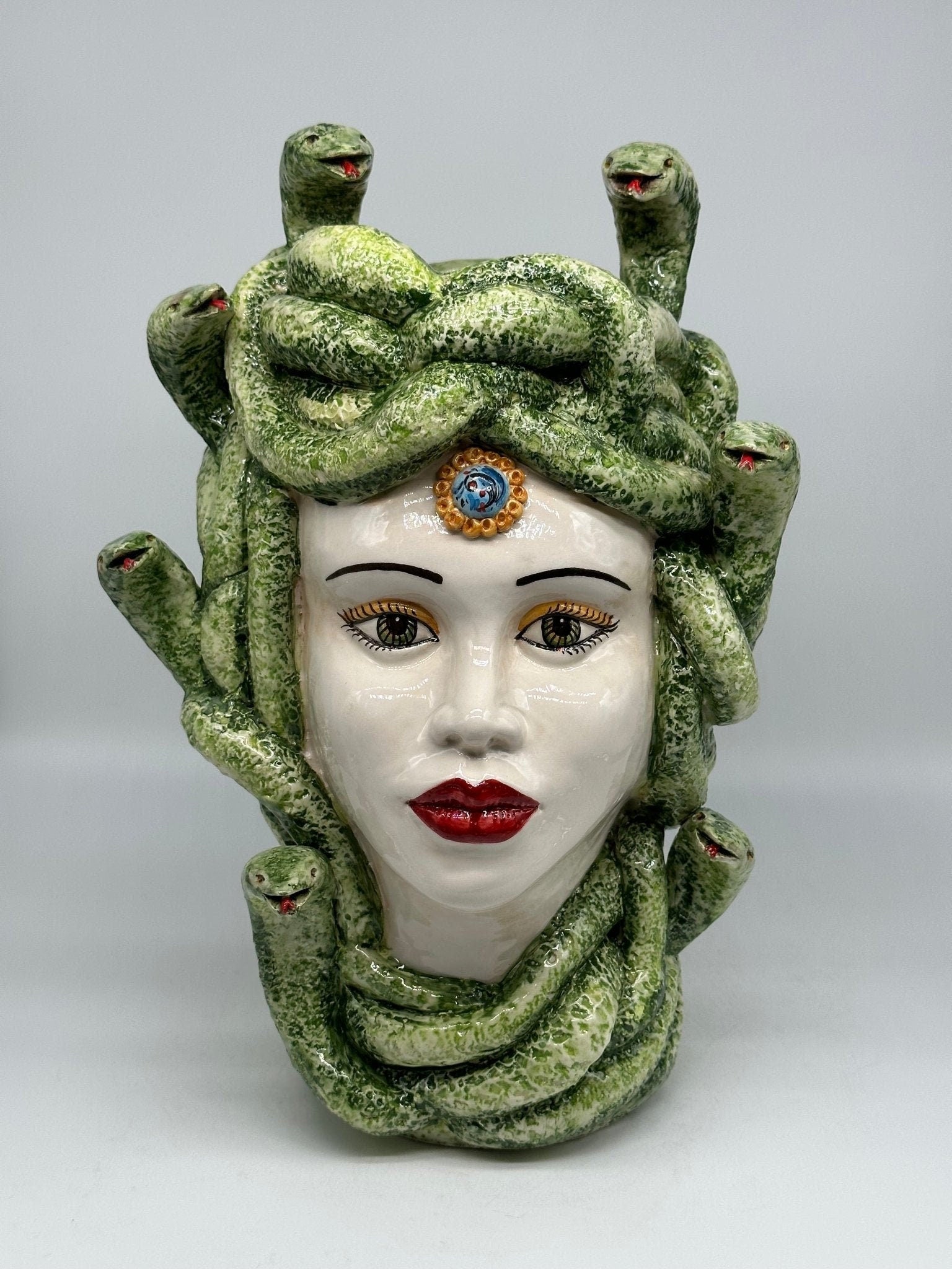 Testa Mitologica Medusa Ceramica Caltagirone cm H.38 L.25 Artigianale Verde - DD CERAMICHE SICILIANE