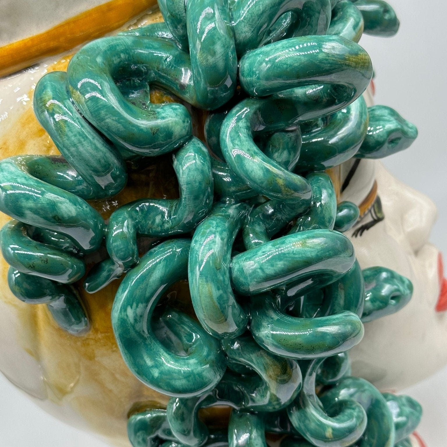 Testa Mitologica Medusa Ceramica Caltagirone cm H.40 L.30 Artigianale - DD CERAMICHE SICILIANE