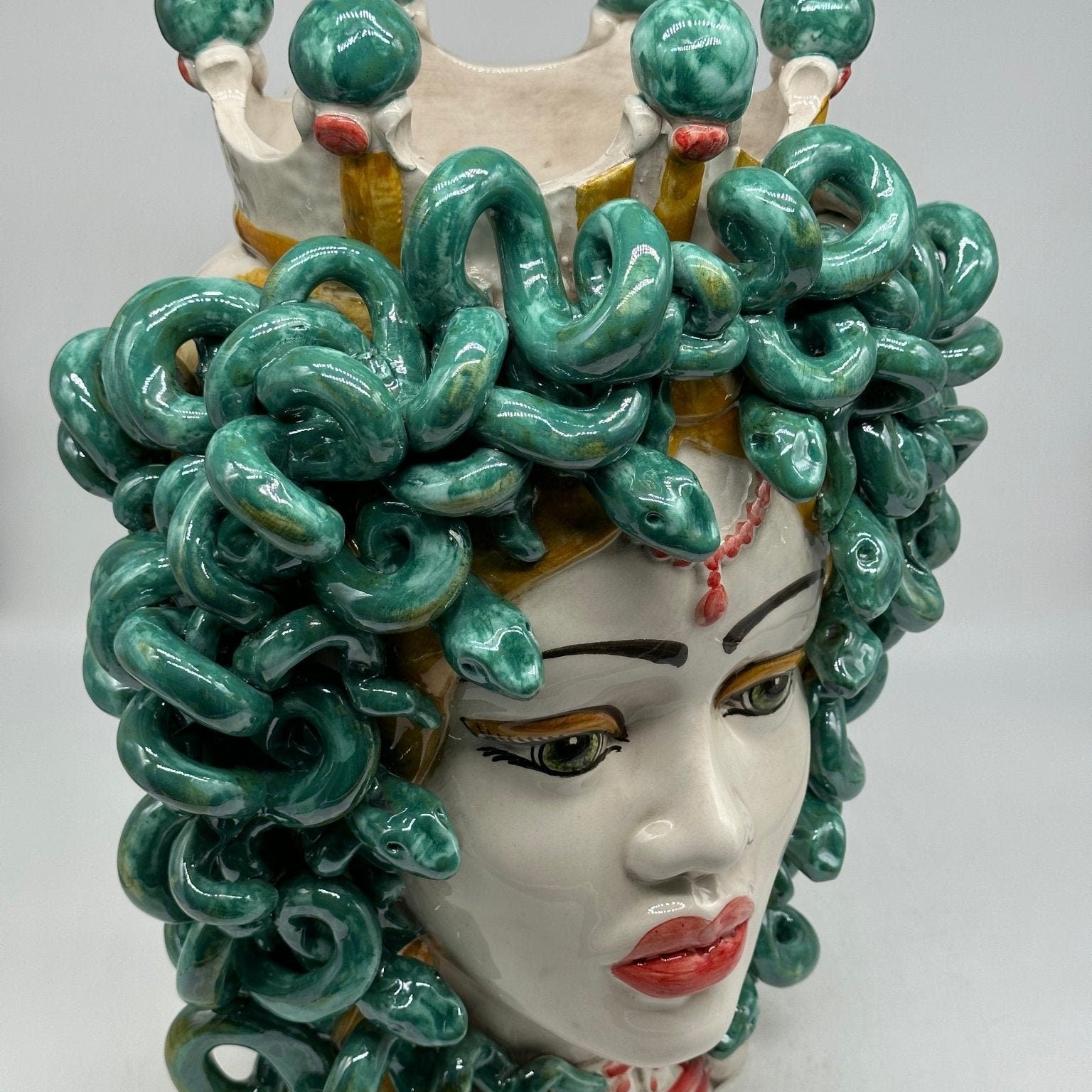 Testa Mitologica Medusa Ceramica Caltagirone cm H.40 L.30 Artigianale - DD CERAMICHE SICILIANE