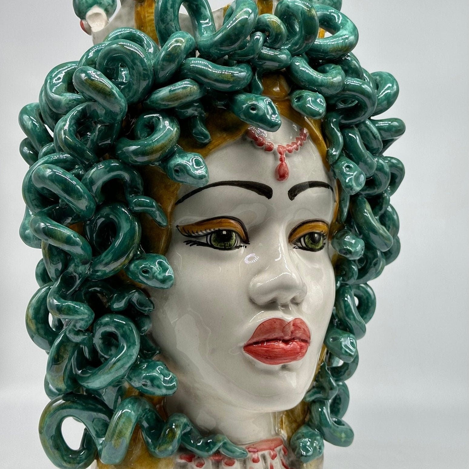 Testa Mitologica Medusa Ceramica Caltagirone cm H.40 L.30 Artigianale - DD CERAMICHE SICILIANE