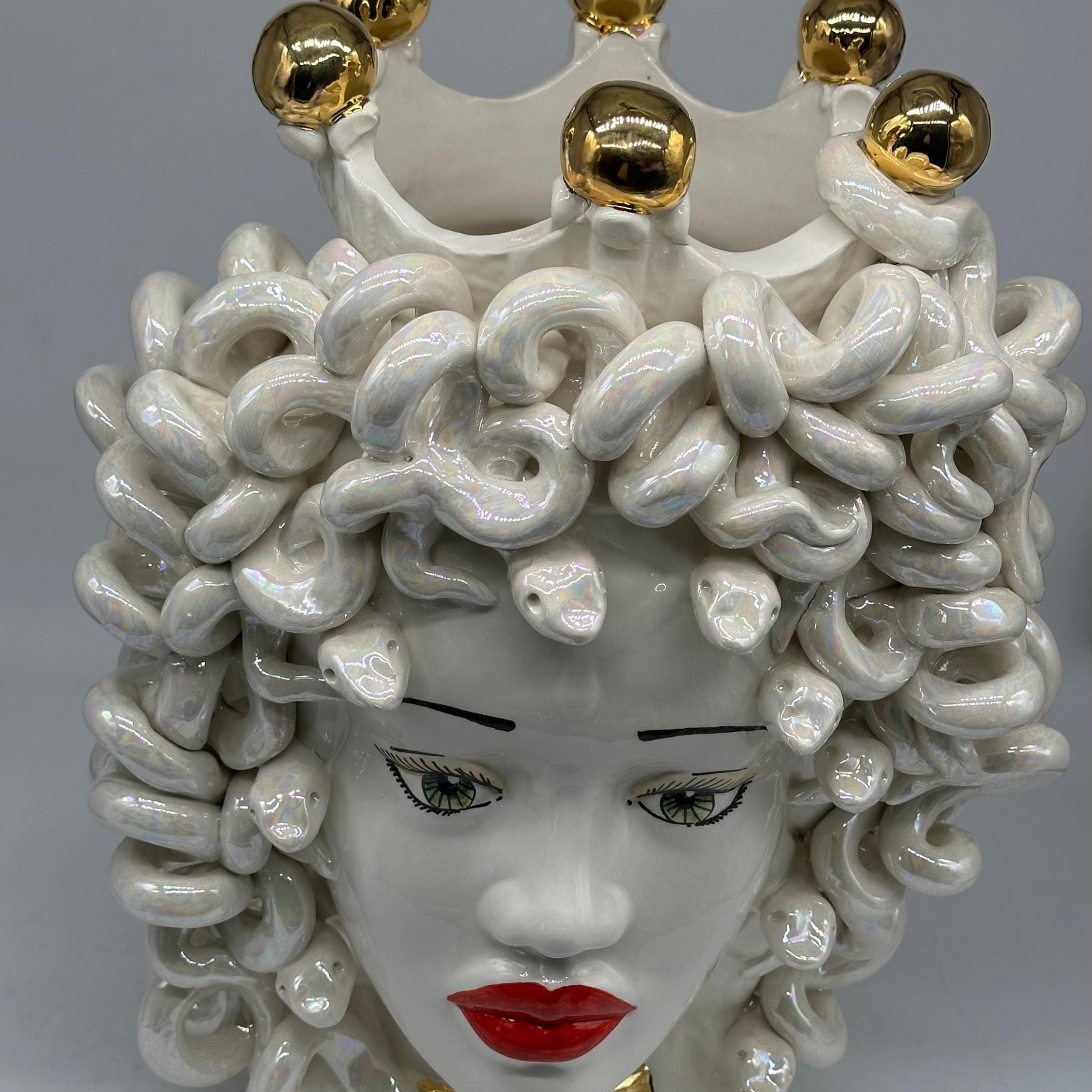 Testa Mitologica Medusa “Luxury Madreperla” Ceramica Caltagirone cm H.40 L.30 Artigianale - TESTA DI MORO