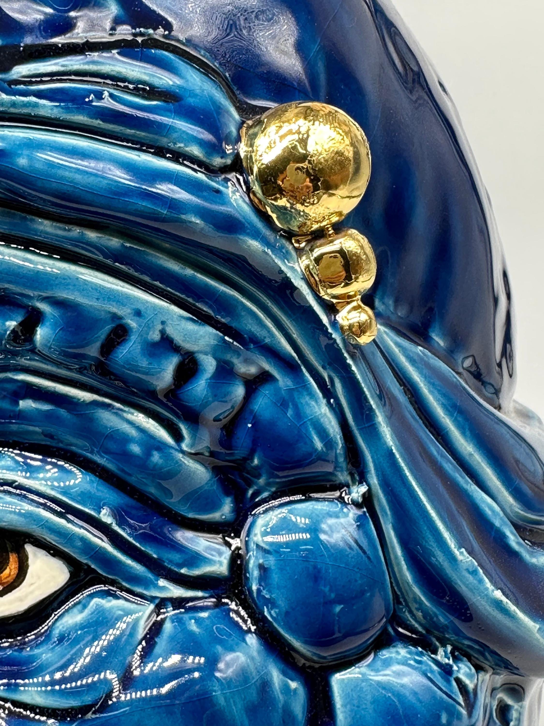 Testa Mitologica Uomo Ceramica Caltagirone cm H.35 L.25 Artigianale Blu dettagli Oro - TESTA DI MORO