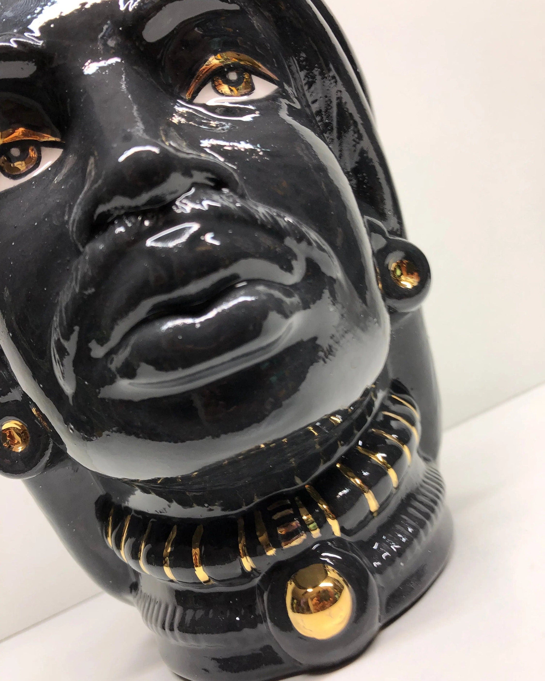 Teste di Moro Afro Ceramica Caltagirone cm H.25 L.17 Artigianale Nero dettagli Oro DD CERAMICHE SICILIANE