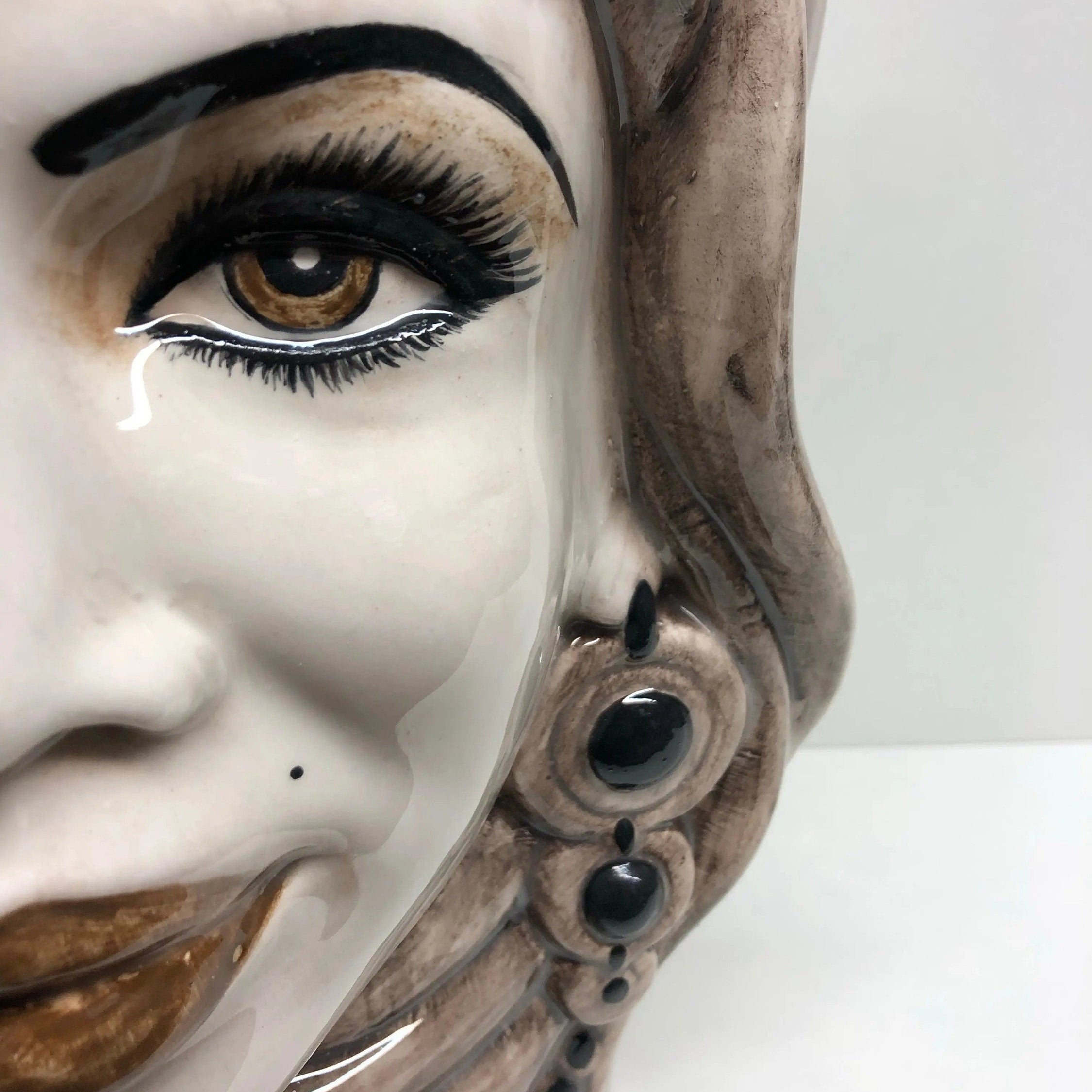 Teste di Moro Afro Ceramica Caltagirone cm H.35 L.23 Artigianale Beige Écru DD CERAMICHE SICILIANE