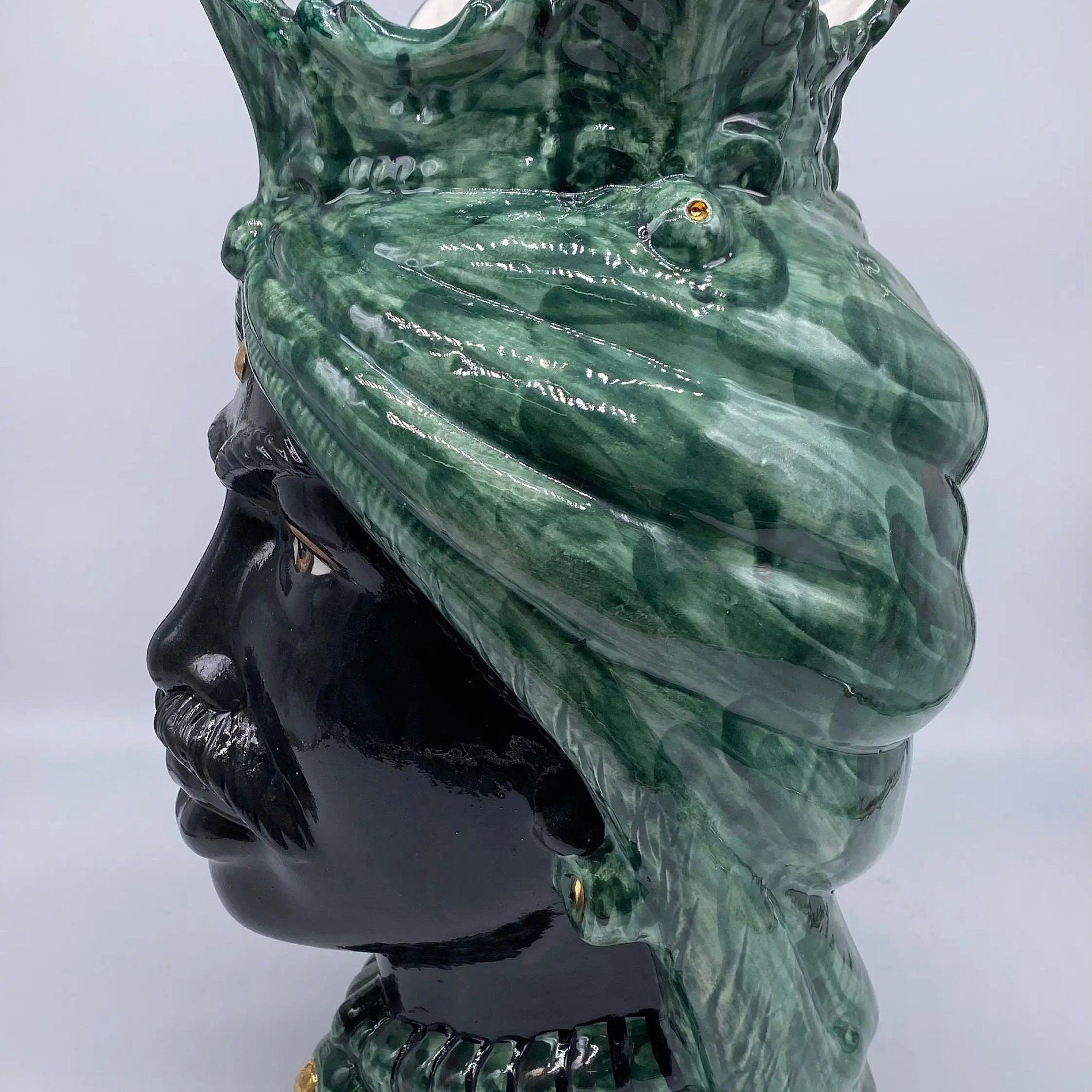 Teste di Moro Afro Ceramica Caltagirone cm H.35 L.23 Artigianale Verde con Oro DD CERAMICHE SICILIANE