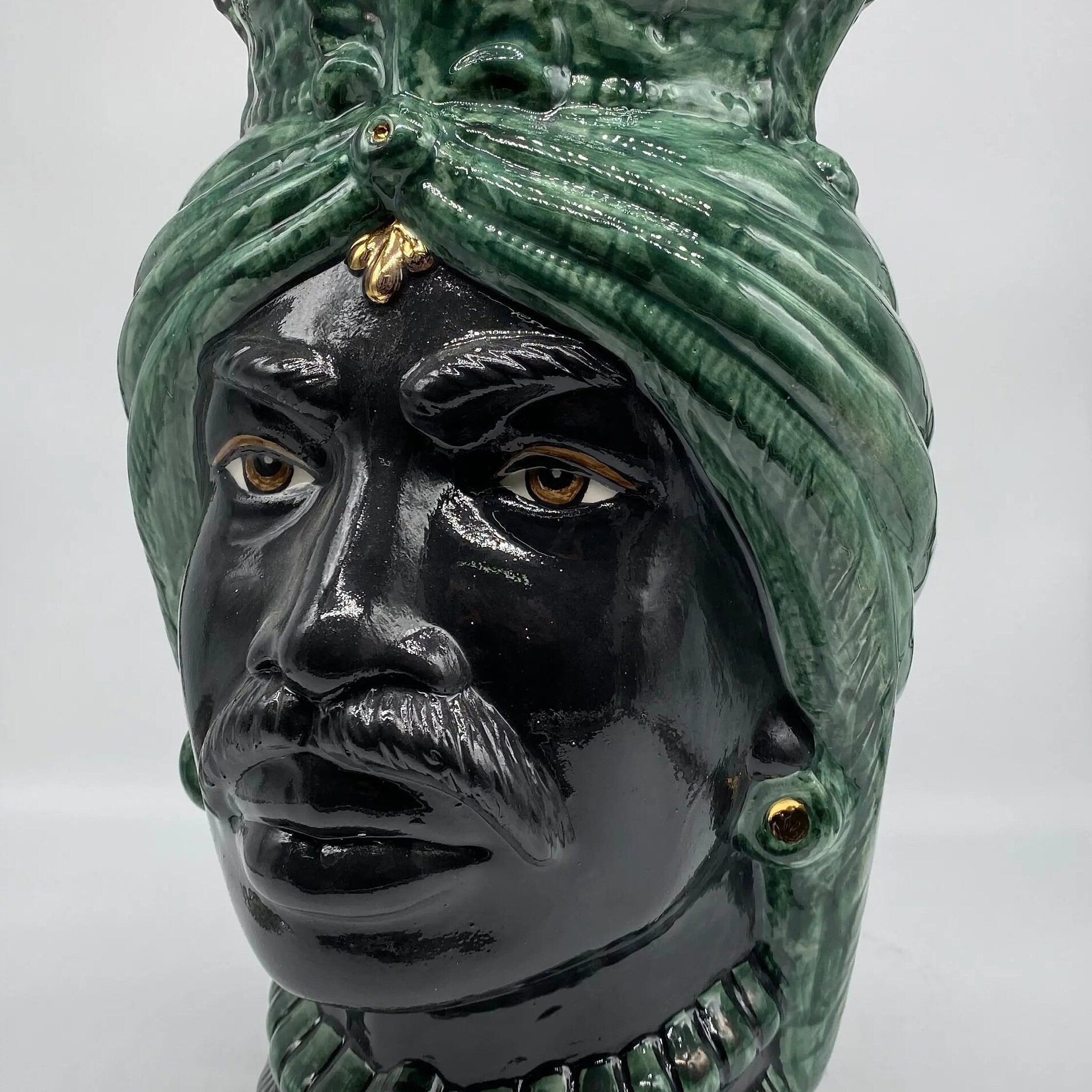 Teste di Moro Afro Ceramica Caltagirone cm H.35 L.23 Artigianale Verde con Oro DD CERAMICHE SICILIANE