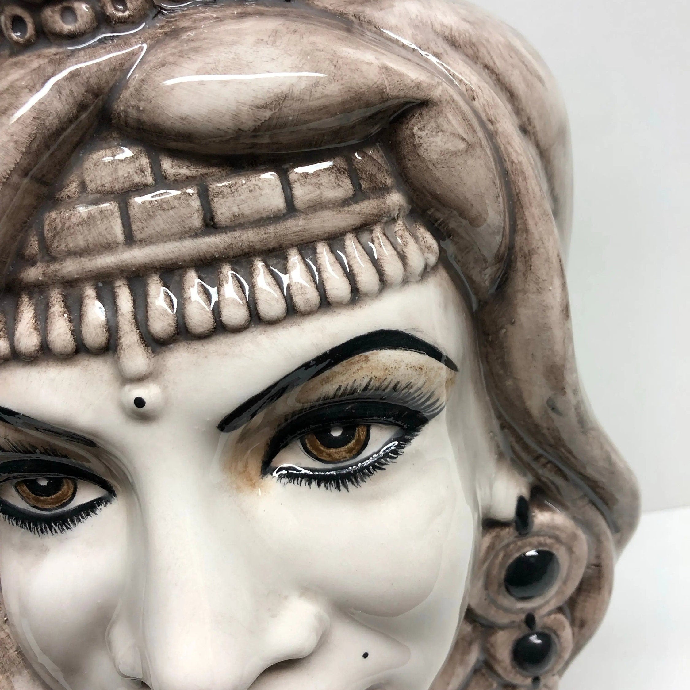 Teste di Moro Afro Ceramica Caltagirone cm H.35 L.23 Artigianale Beige Écru DD CERAMICHE SICILIANE