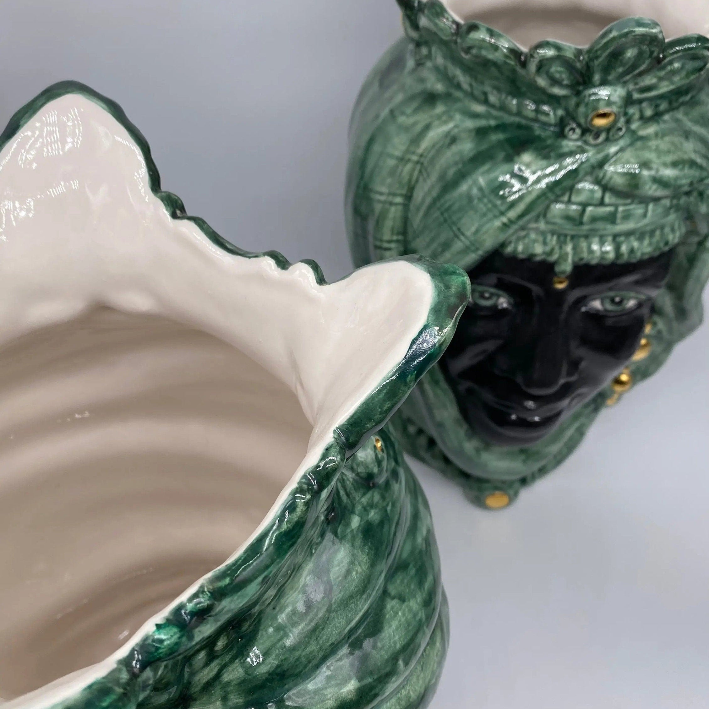Teste di Moro Afro Ceramica Caltagirone cm H.35 L.23 Artigianale Verde con Oro DD CERAMICHE SICILIANE