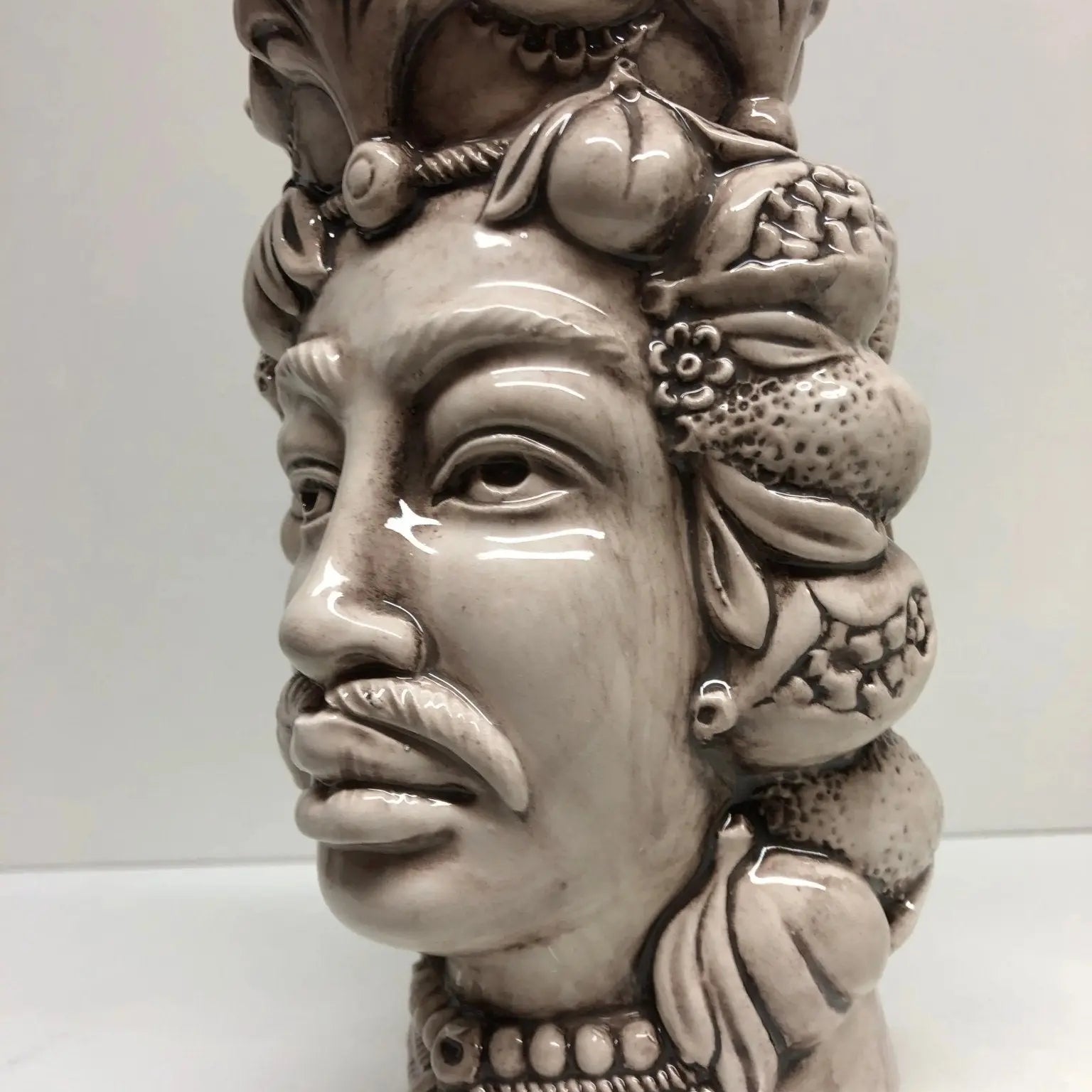 Teste di Moro Afro Frutta Ceramica Caltagirone cm H.18 L.12 Artigianale Beige - DD CERAMICHE SICILIANE