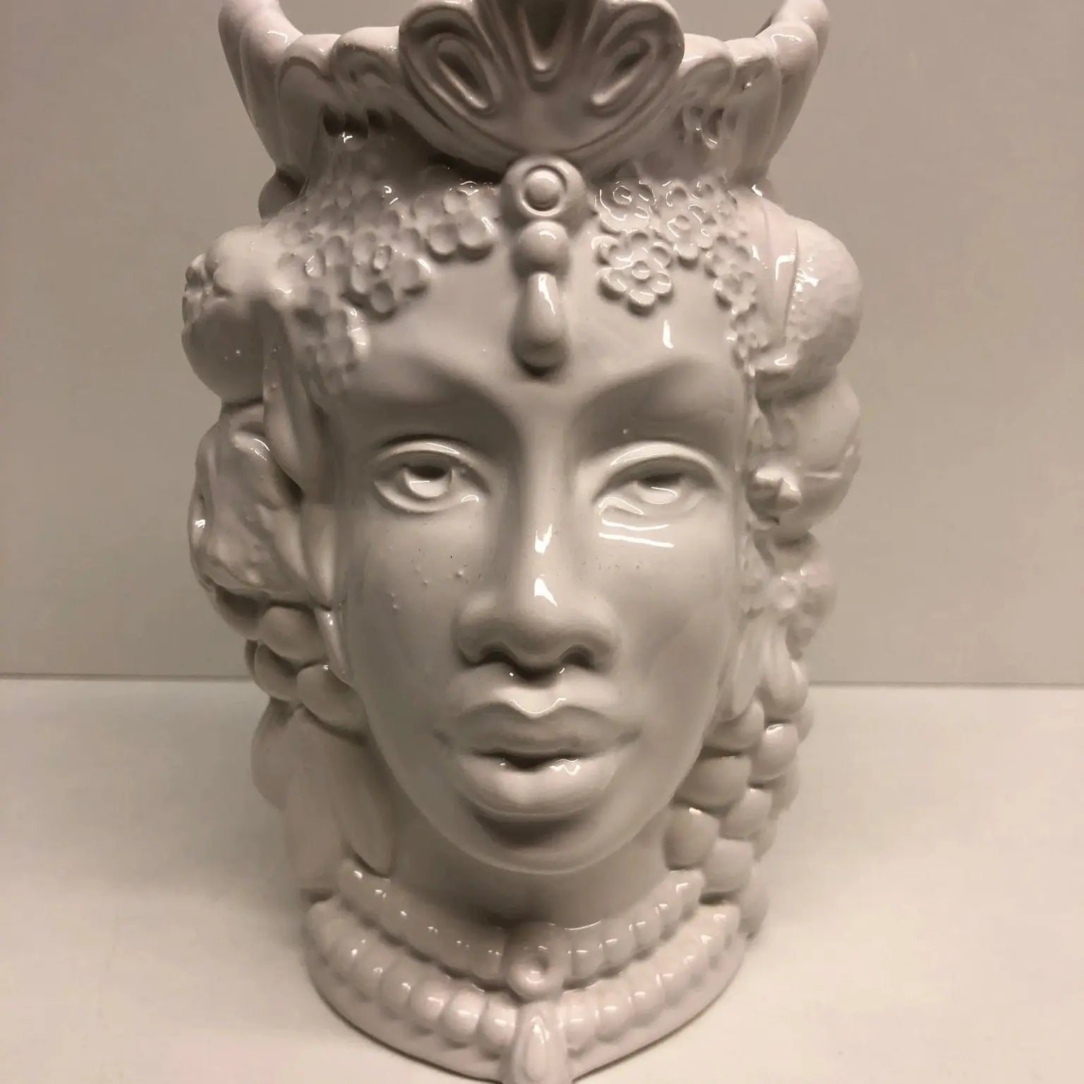 Teste di Moro Afro Frutta Ceramica Caltagirone cm H.18 L.12 Artigianale Bianco Lucido - DD CERAMICHE SICILIANE