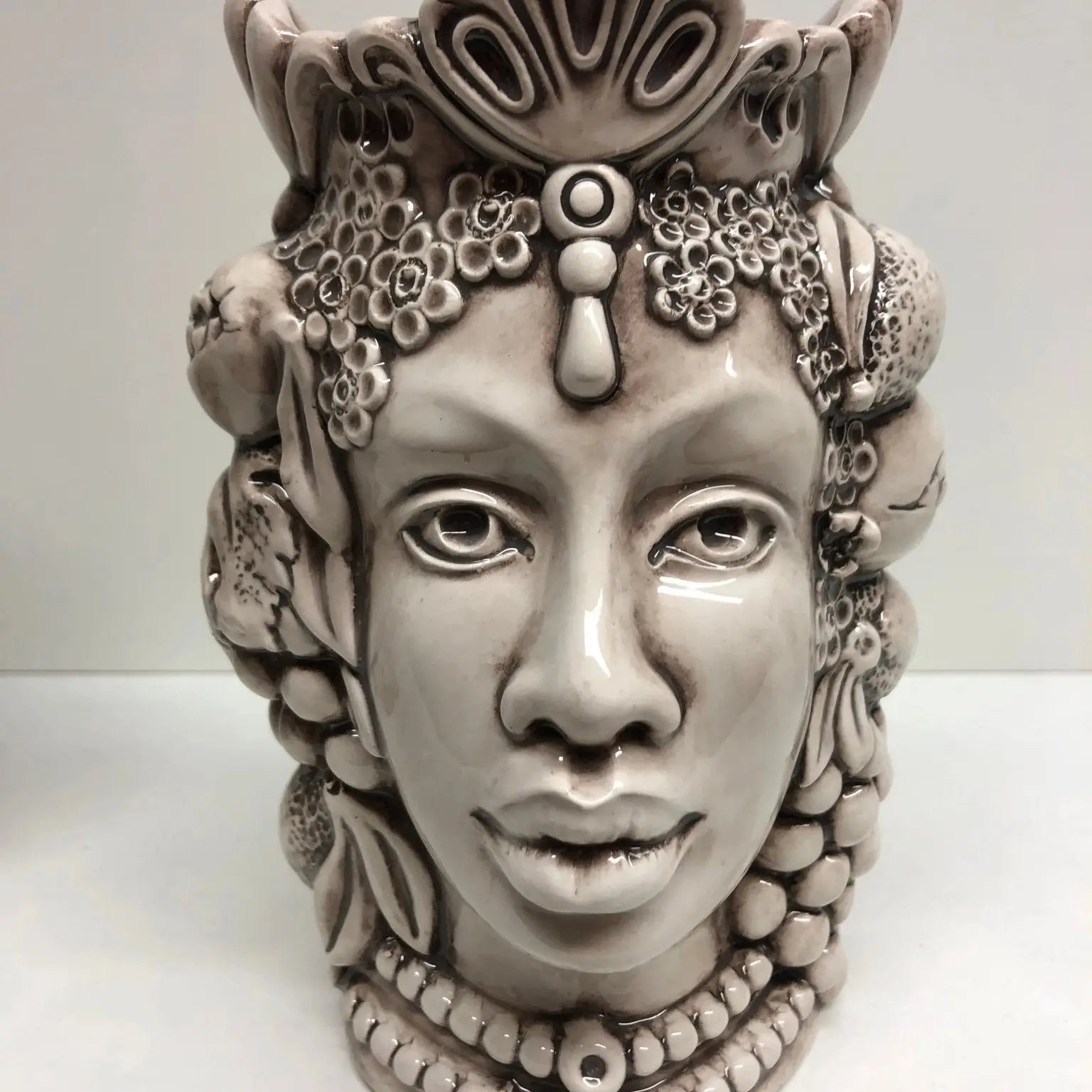 Teste di Moro Afro Frutta Ceramica Caltagirone cm H.18 L.12 Artigianale Beige - DD CERAMICHE SICILIANE