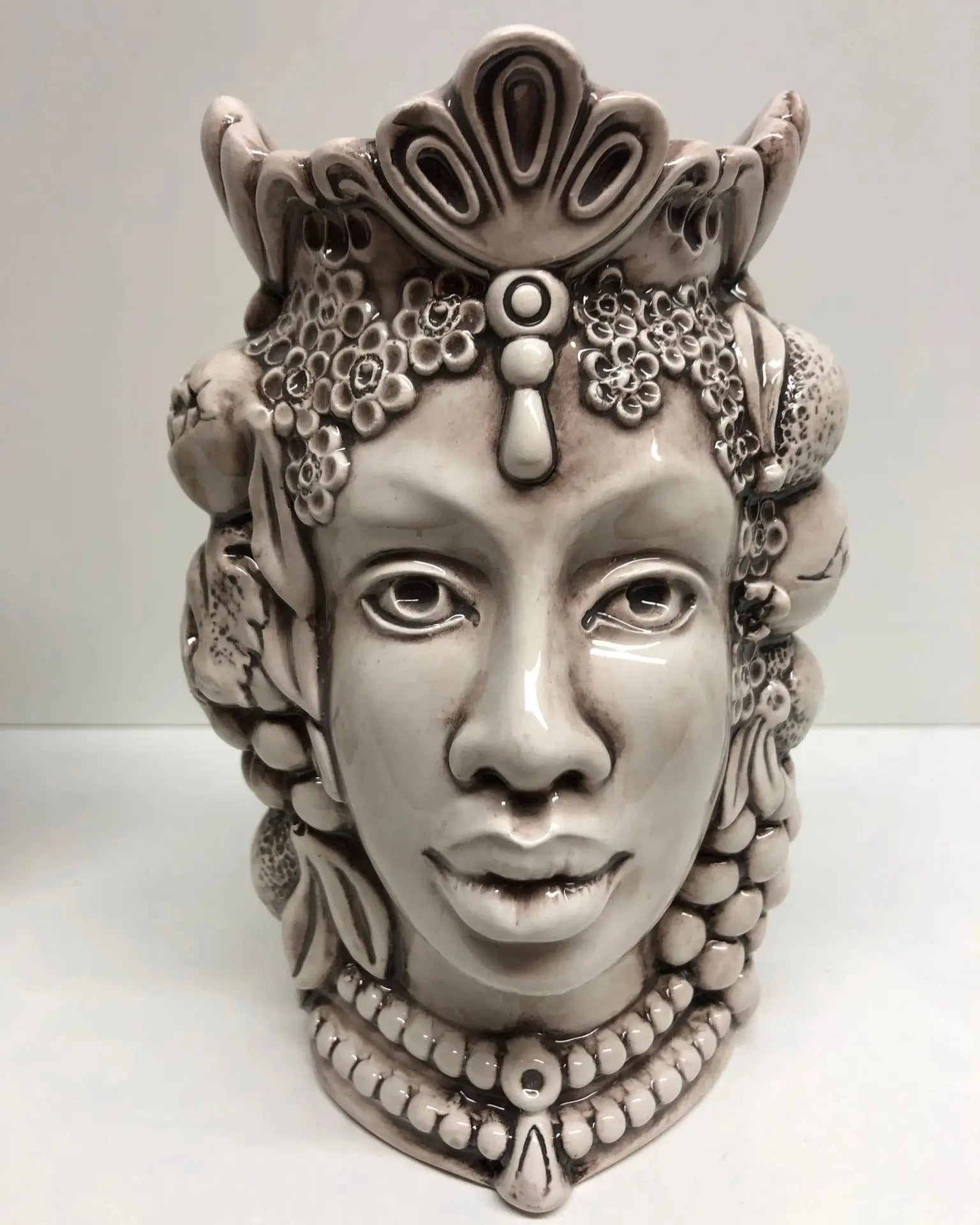 Teste di Moro Afro Frutta Ceramica Caltagirone cm H.18 L.12 Artigianale Beige - DD CERAMICHE SICILIANE