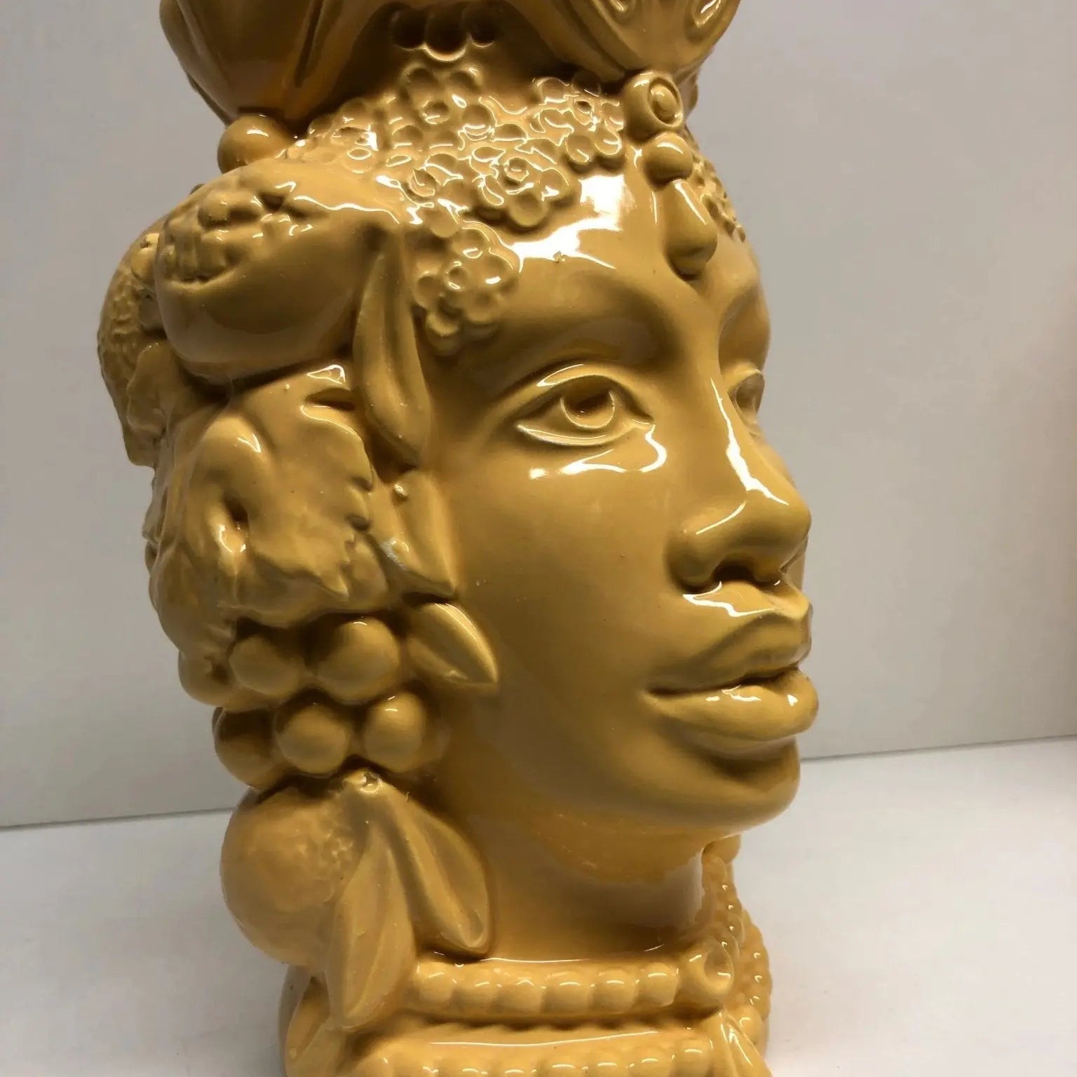 Teste di Moro Afro Frutta Ceramica Caltagirone cm H.18 L.12 Artigianale Giallo - DD CERAMICHE SICILIANE