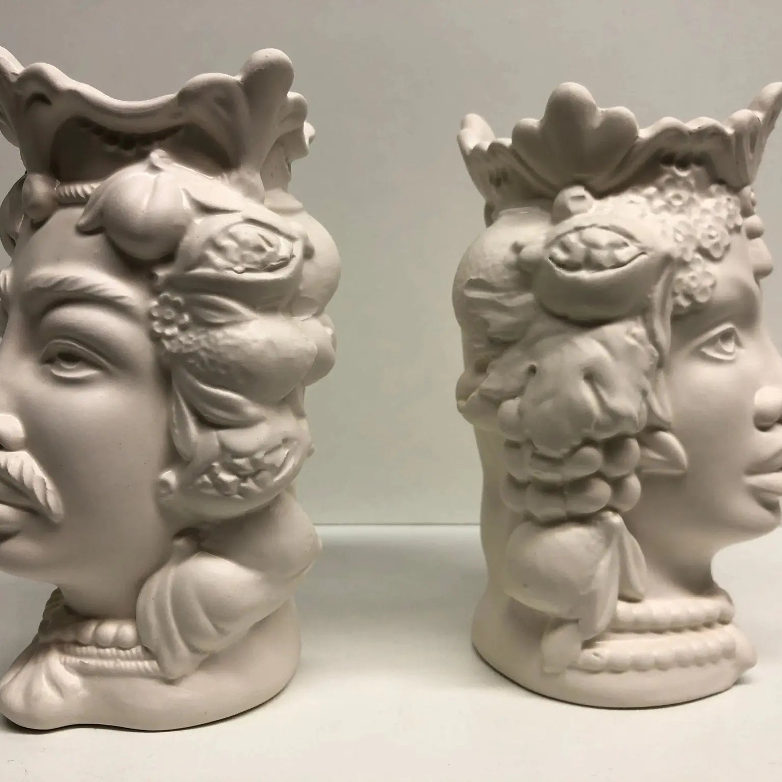 Teste di Moro Afro Frutta Ceramica Caltagirone cm H.18 L.12 Artigianale Bianco Opaco - DD CERAMICHE SICILIANE