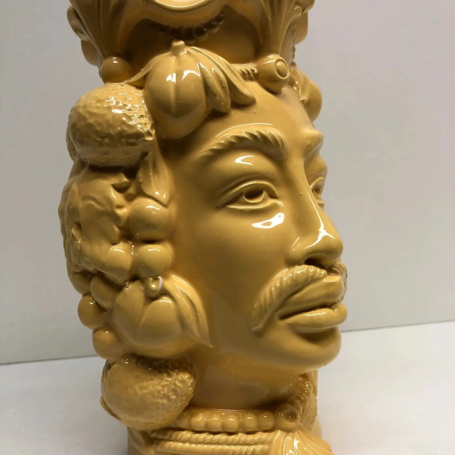 Teste di Moro Afro Frutta Ceramica Caltagirone cm H.18 L.12 Artigianale Giallo - DD CERAMICHE SICILIANE