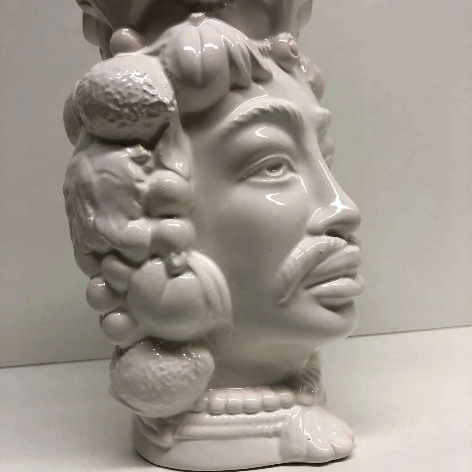 Teste di Moro Afro Frutta Ceramica Caltagirone cm H.18 L.12 Artigianale Bianco Lucido - DD CERAMICHE SICILIANE