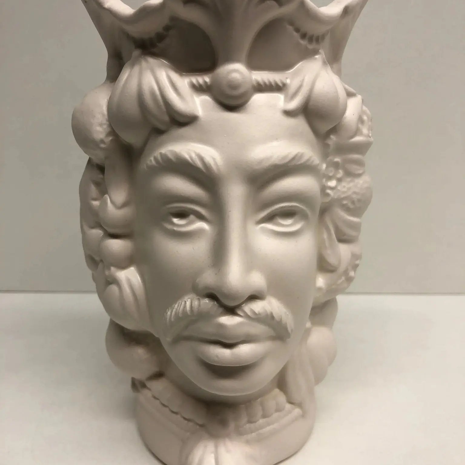 Teste di Moro Afro Frutta Ceramica Caltagirone cm H.18 L.12 Artigianale Bianco Opaco - DD CERAMICHE SICILIANE