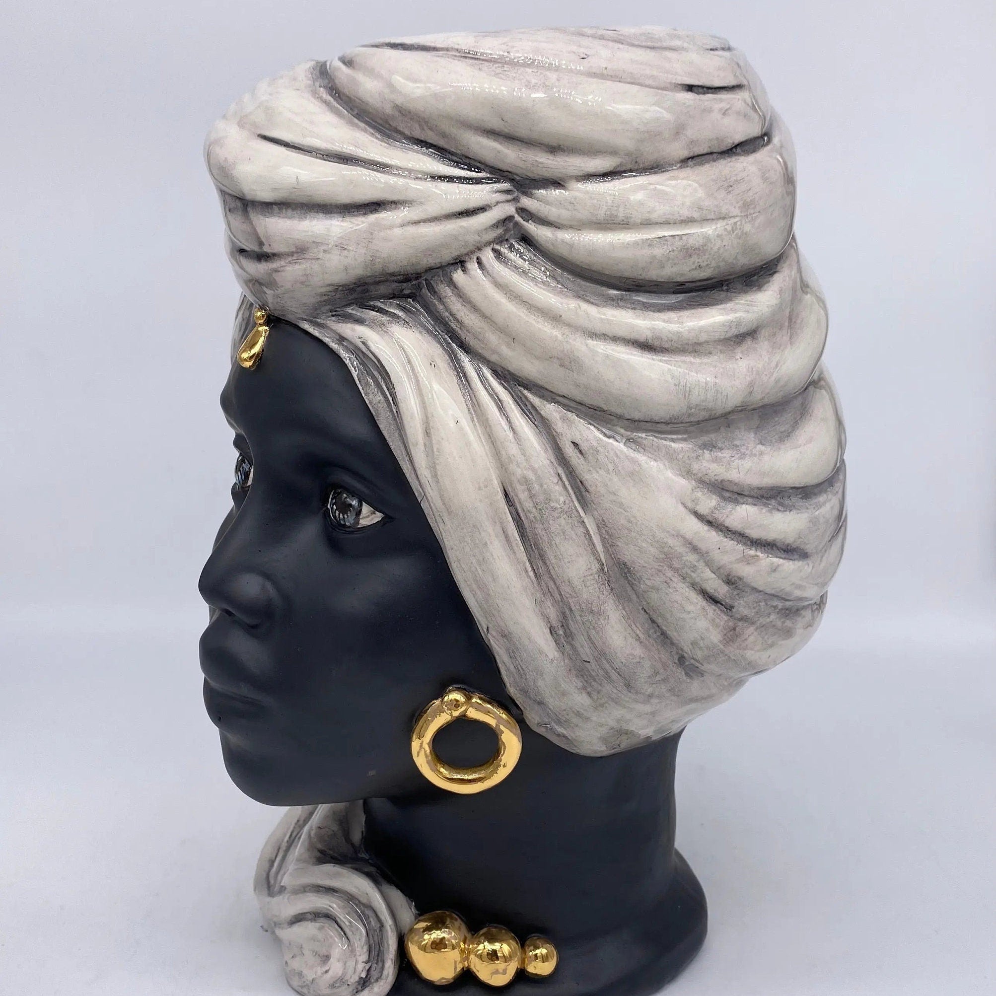 Teste di Moro Anubi Ceramica Caltagirone cm H.29 L.20 Artigianale Ghiaccio Nero Oro DD CERAMICHE SICILIANE