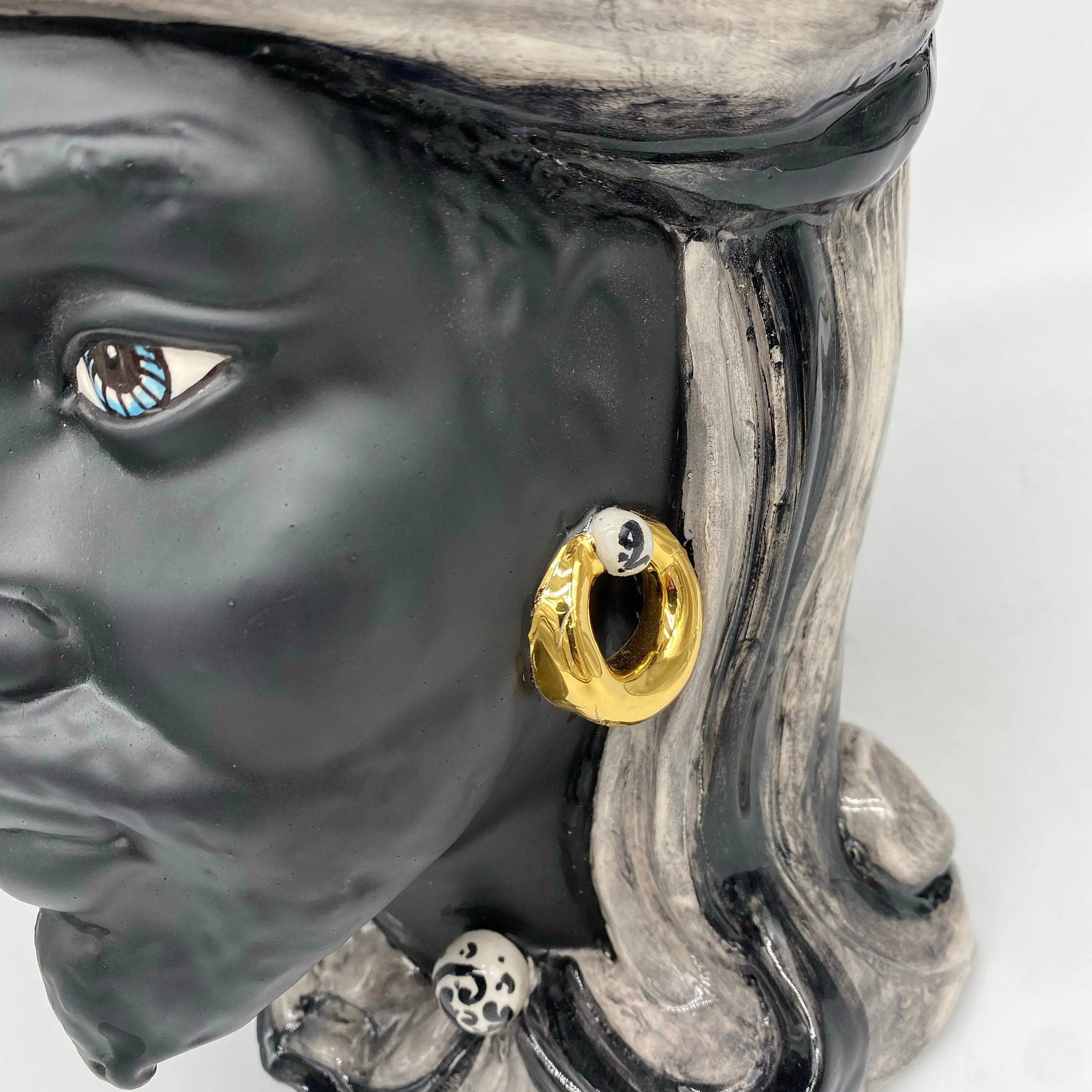 Teste di Moro Anubi Ceramica Caltagirone cm H.29 L.20 Artigianale Grigio Nero Oro DD CERAMICHE SICILIANE