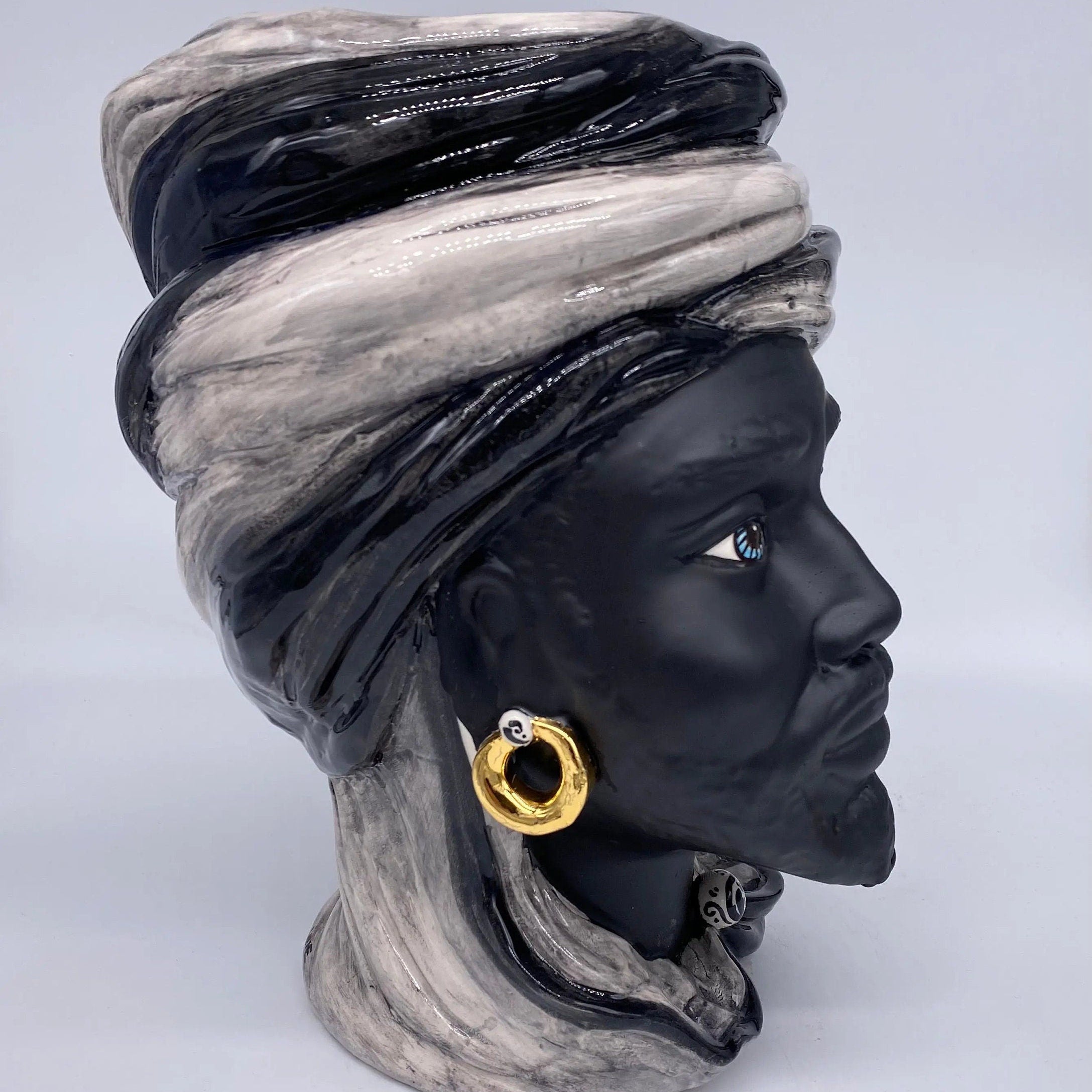 Teste di Moro Anubi Ceramica Caltagirone cm H.29 L.20 Artigianale Grigio Nero Oro DD CERAMICHE SICILIANE