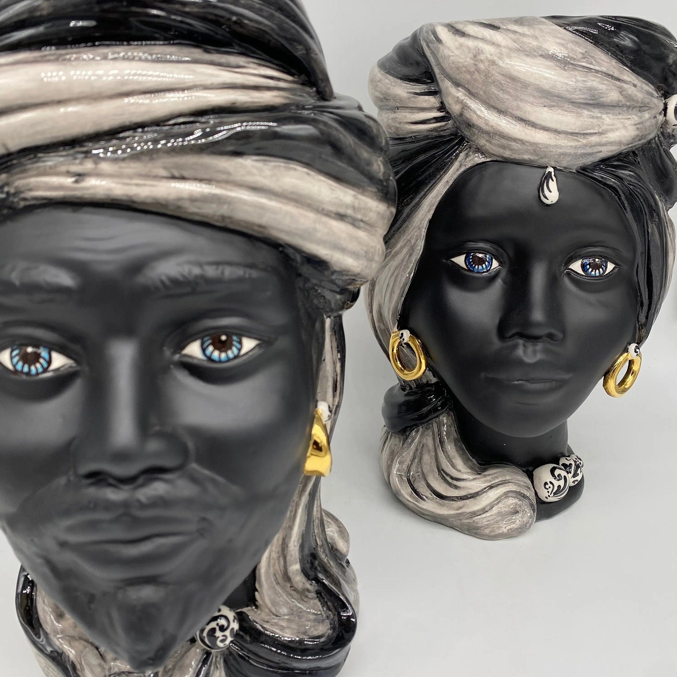 Teste di Moro Anubi Ceramica Caltagirone cm H.29 L.20 Artigianale Grigio Nero Oro DD CERAMICHE SICILIANE