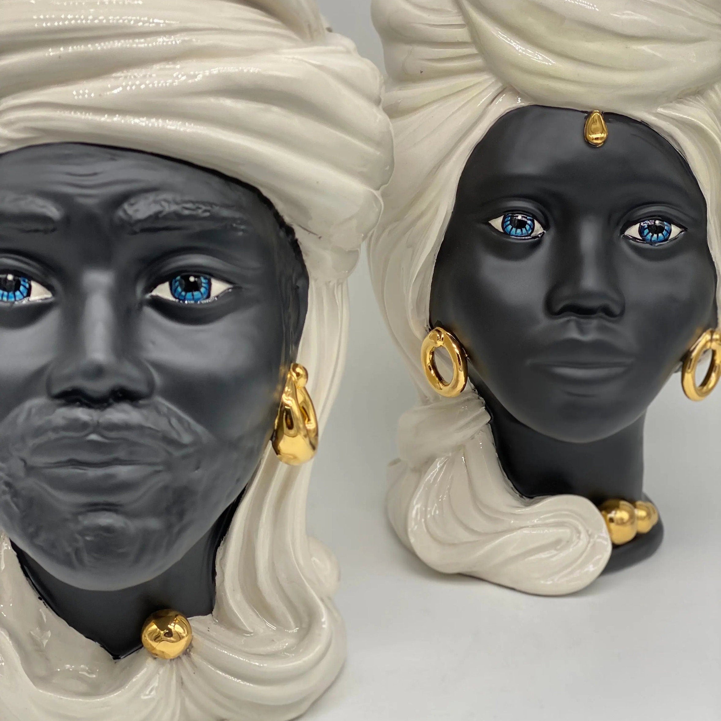 Teste di Moro Anubi Ceramica Caltagirone cm H.29 L.20 Artigianale Bianco Nero Oro DD CERAMICHE SICILIANE