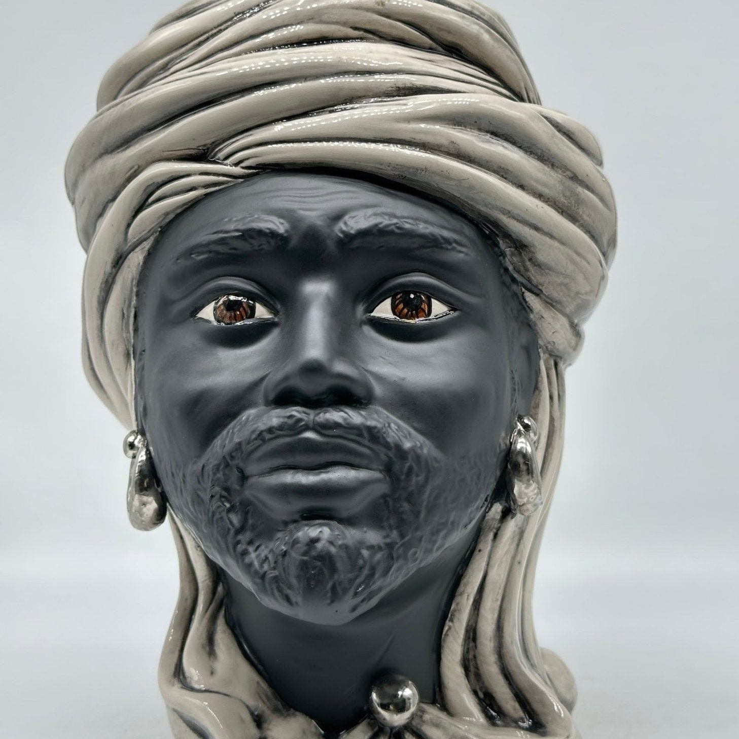 Teste di Moro Anubi Ceramica Caltagirone cm H.29 L.20 Artigianale Ghiaccio Nero Platino - DD CERAMICHE SICILIANE