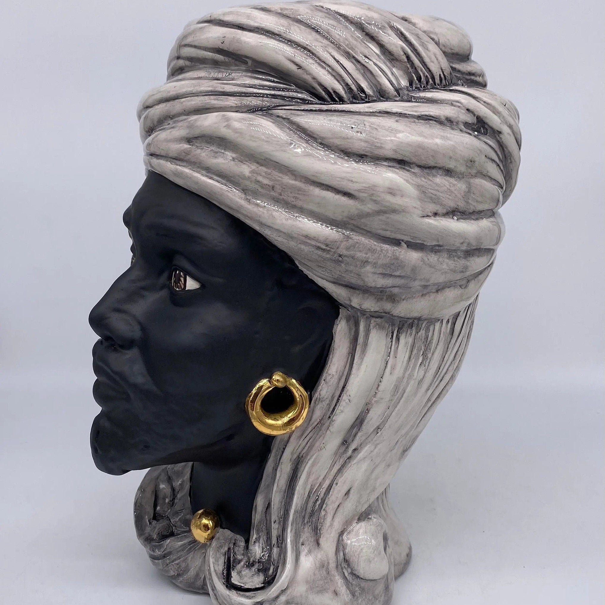 Teste di Moro Anubi Ceramica Caltagirone cm H.29 L.20 Artigianale Ghiaccio Nero Oro DD CERAMICHE SICILIANE