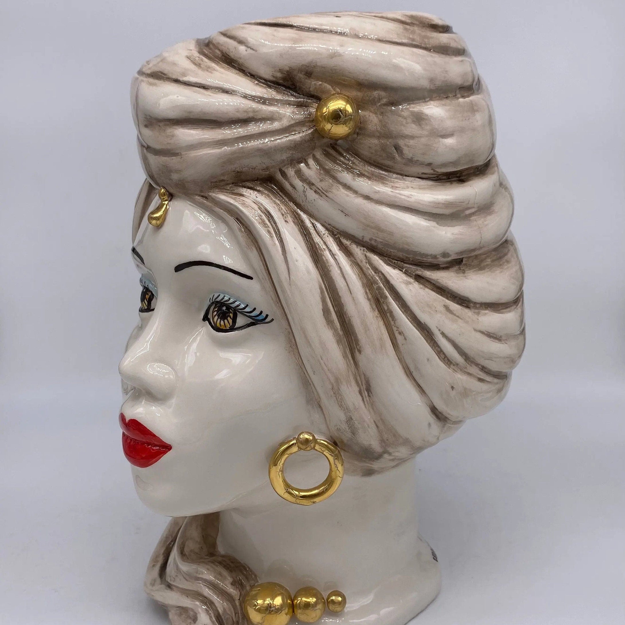 Teste di Moro Anubi Ceramica Caltagirone cm H.29 L.20 Artigianale Écru Beige Oro DD CERAMICHE SICILIANE