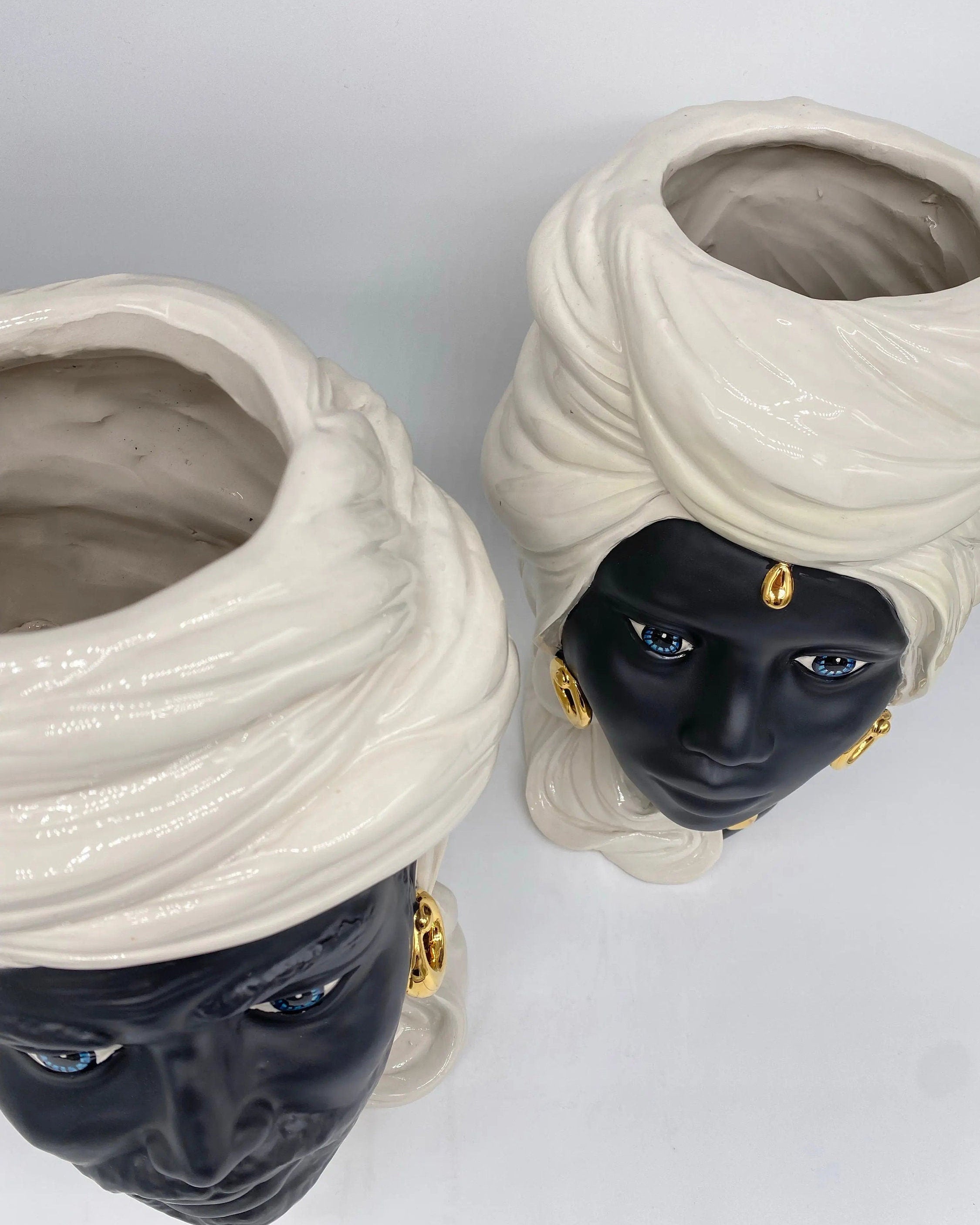Teste di Moro Anubi Ceramica Caltagirone cm H.29 L.20 Artigianale Bianco Nero Oro DD CERAMICHE SICILIANE