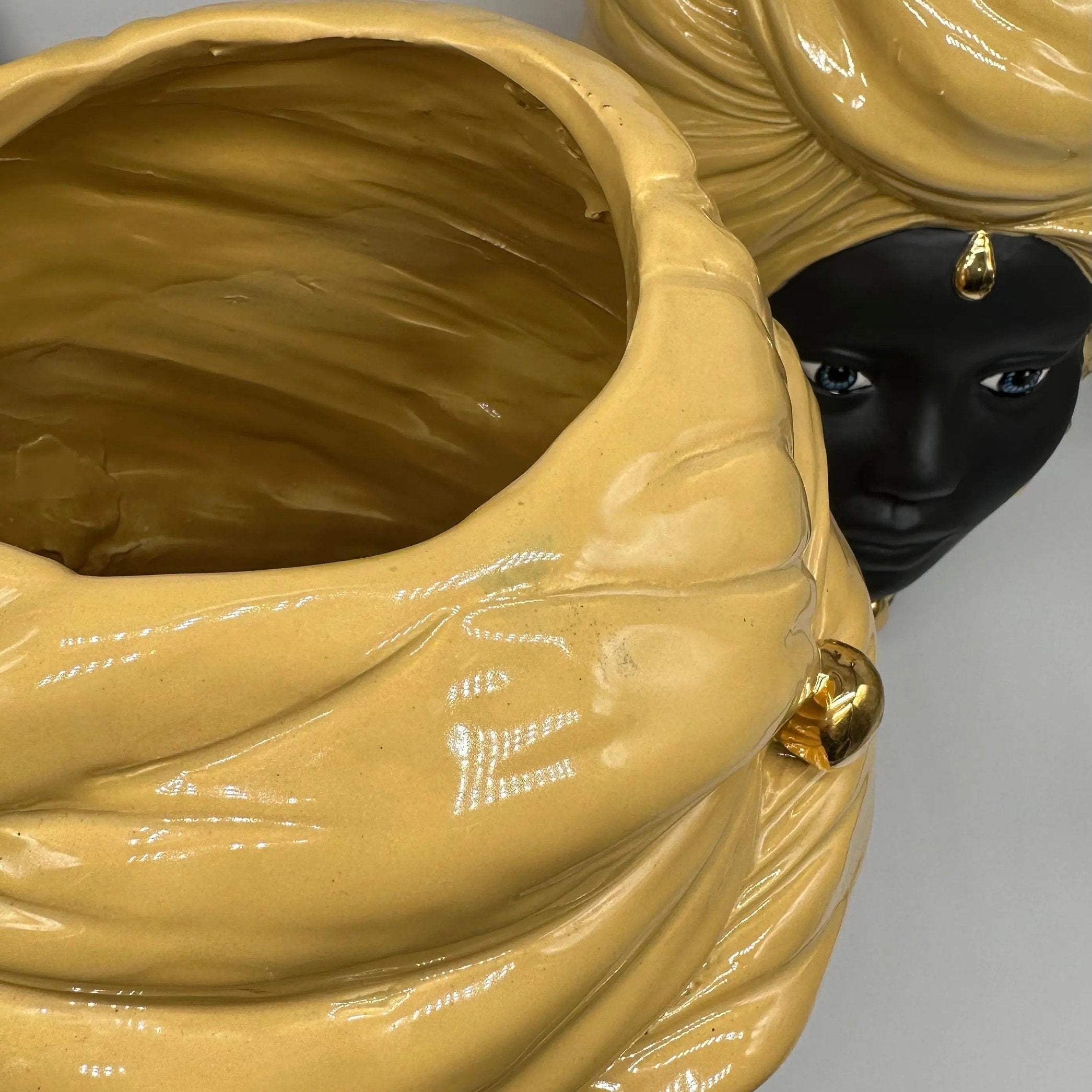 Teste di Moro Anubi Ceramica Caltagirone cm H.40 L.25 Artigianale Senape Nero Oro DD CERAMICHE SICILIANE