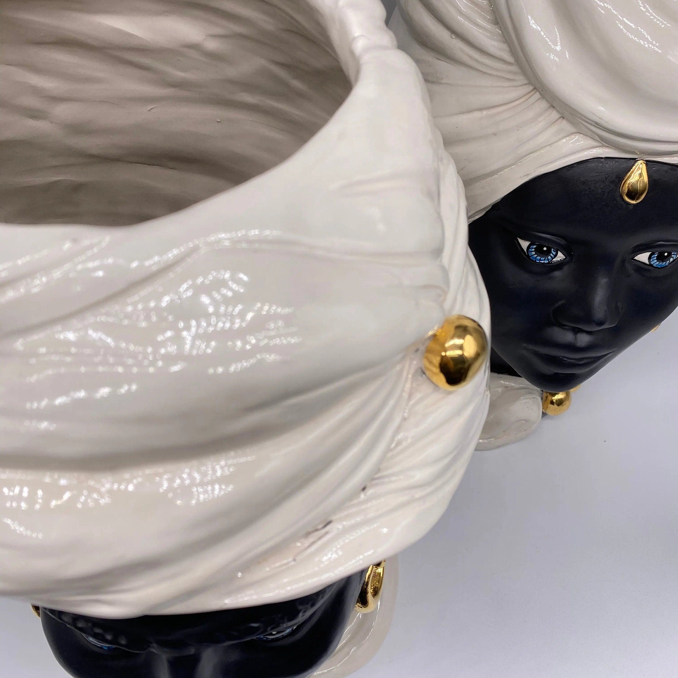 Teste di Moro Anubi Ceramica Caltagirone cm H.40 L.25 Artigianale Bianco Nero Oro DD CERAMICHE SICILIANE