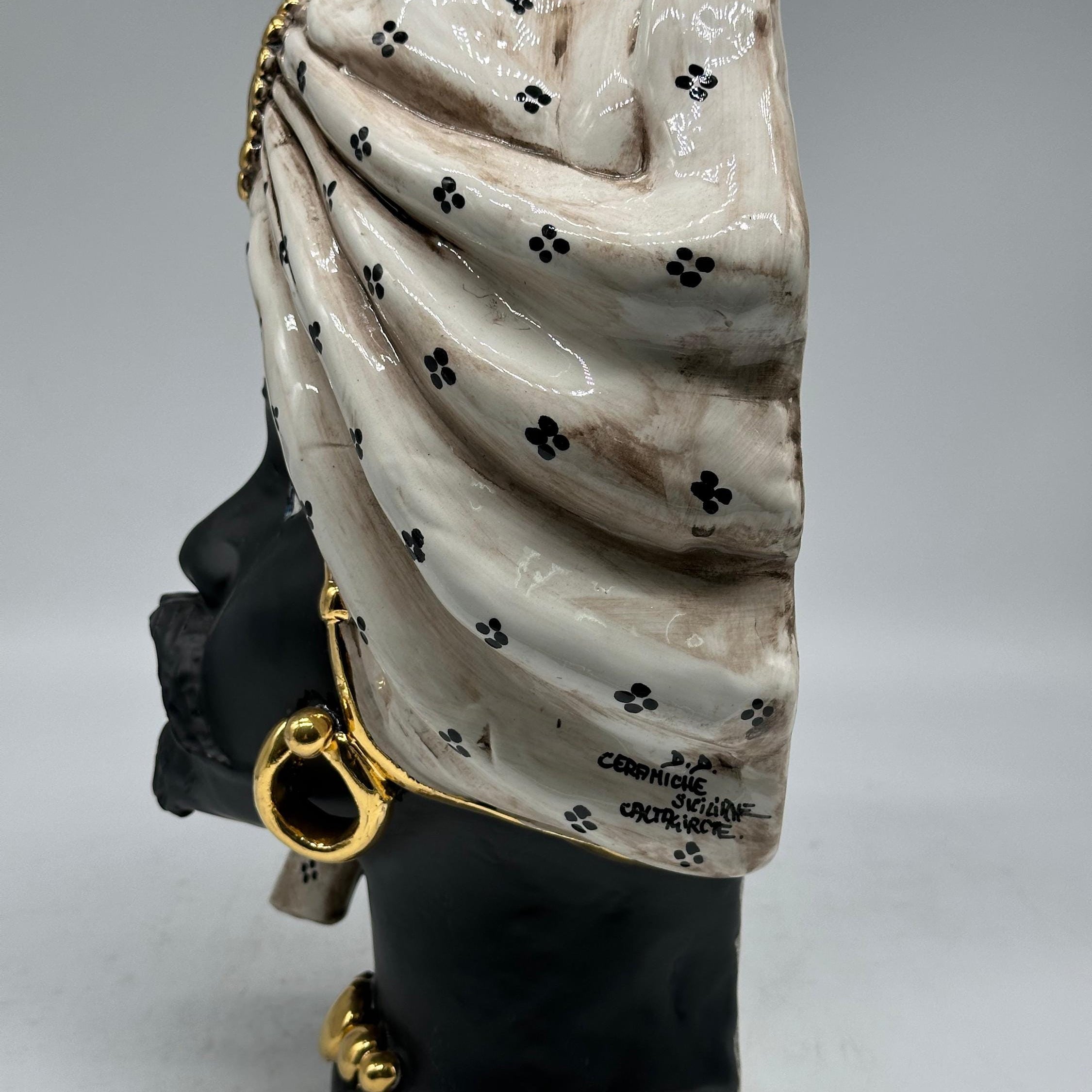 Teste di Moro Applique Atena Ceramica Caltagirone cm H.30 L.23 Artigianale Écru Pois Nero Oro - Uomo - TESTA DI MORO
