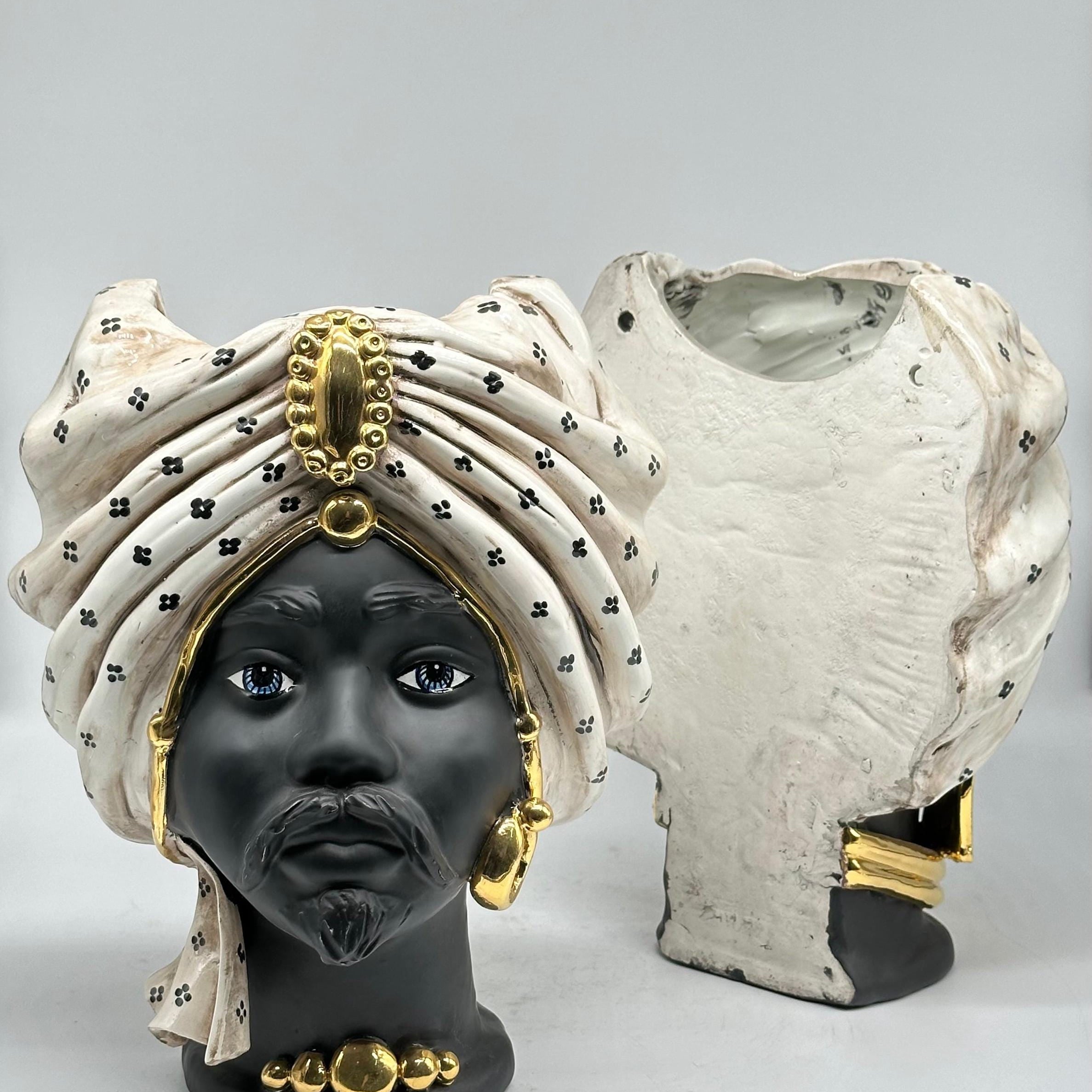 Teste di Moro Applique Atena Ceramica Caltagirone cm H.30 L.23 Artigianale Écru Pois Nero Oro - TESTA DI MORO
