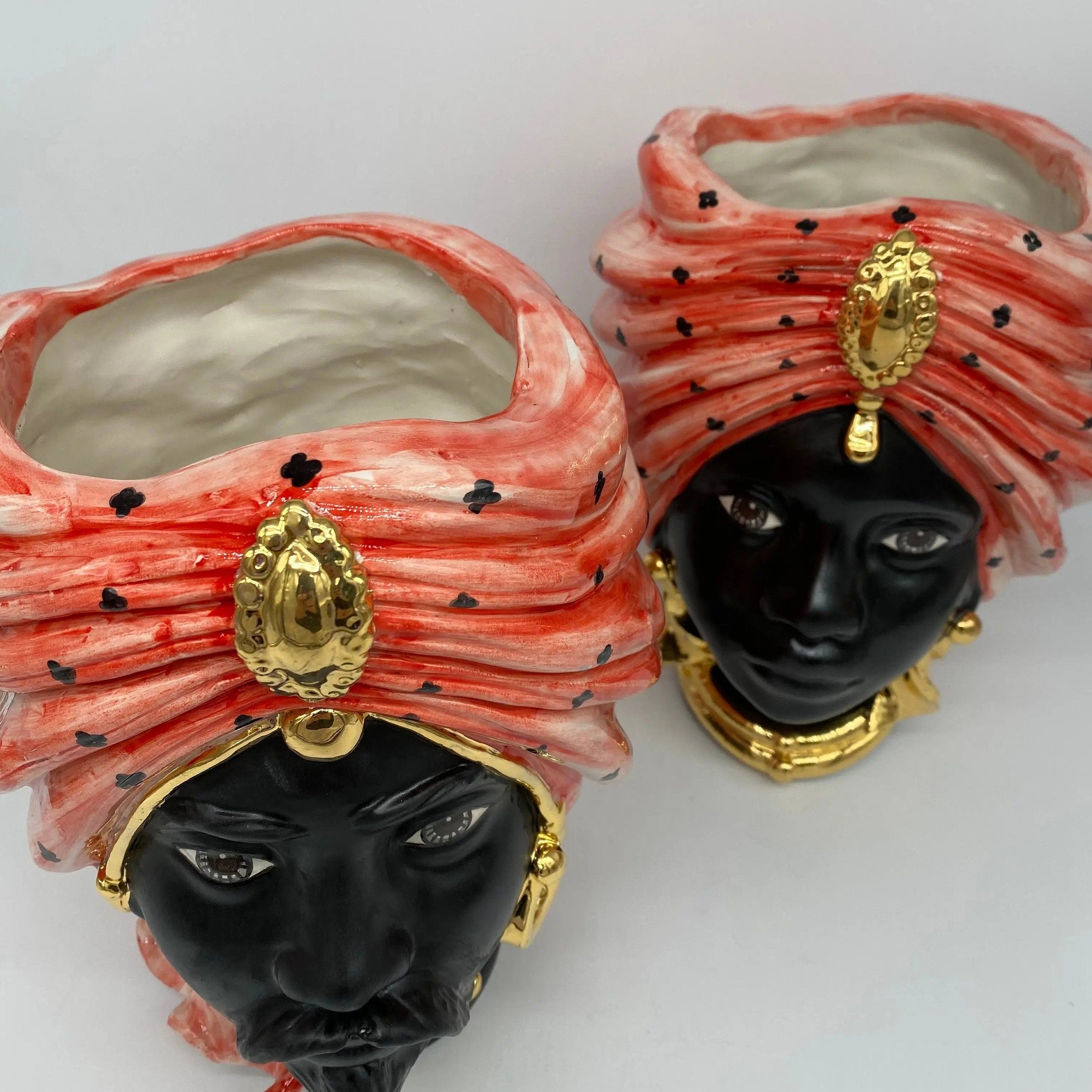 Teste di Moro Atena Ceramica Caltagirone cm H.24 L.18 Artigianale Rosso Pois Nero Oro DD CERAMICHE SICILIANE