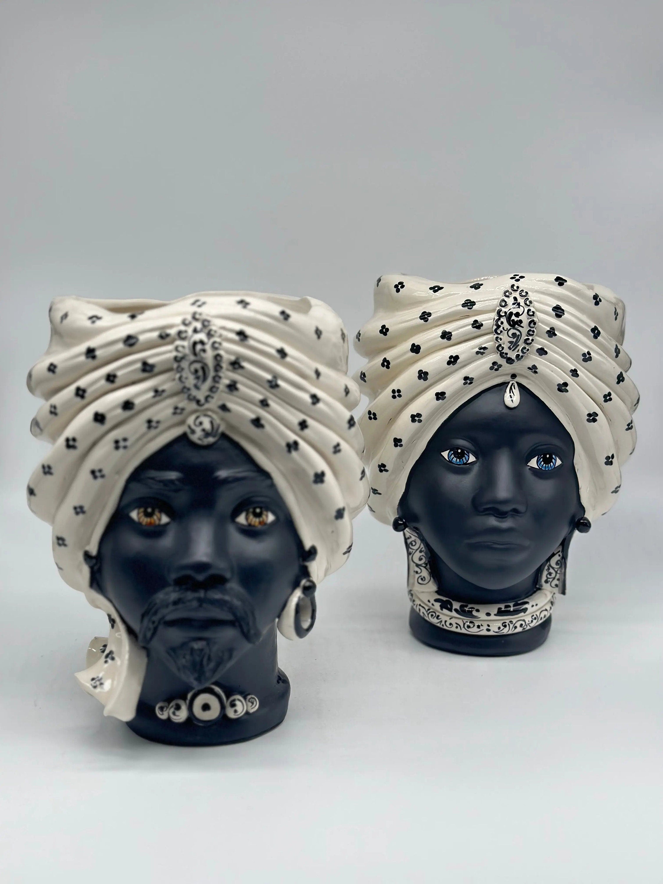 Teste di Moro Atena Ceramica Caltagirone cm H.24 L.18 Artigianale Bianco Pois Nero Opaco DD CERAMICHE SICILIANE