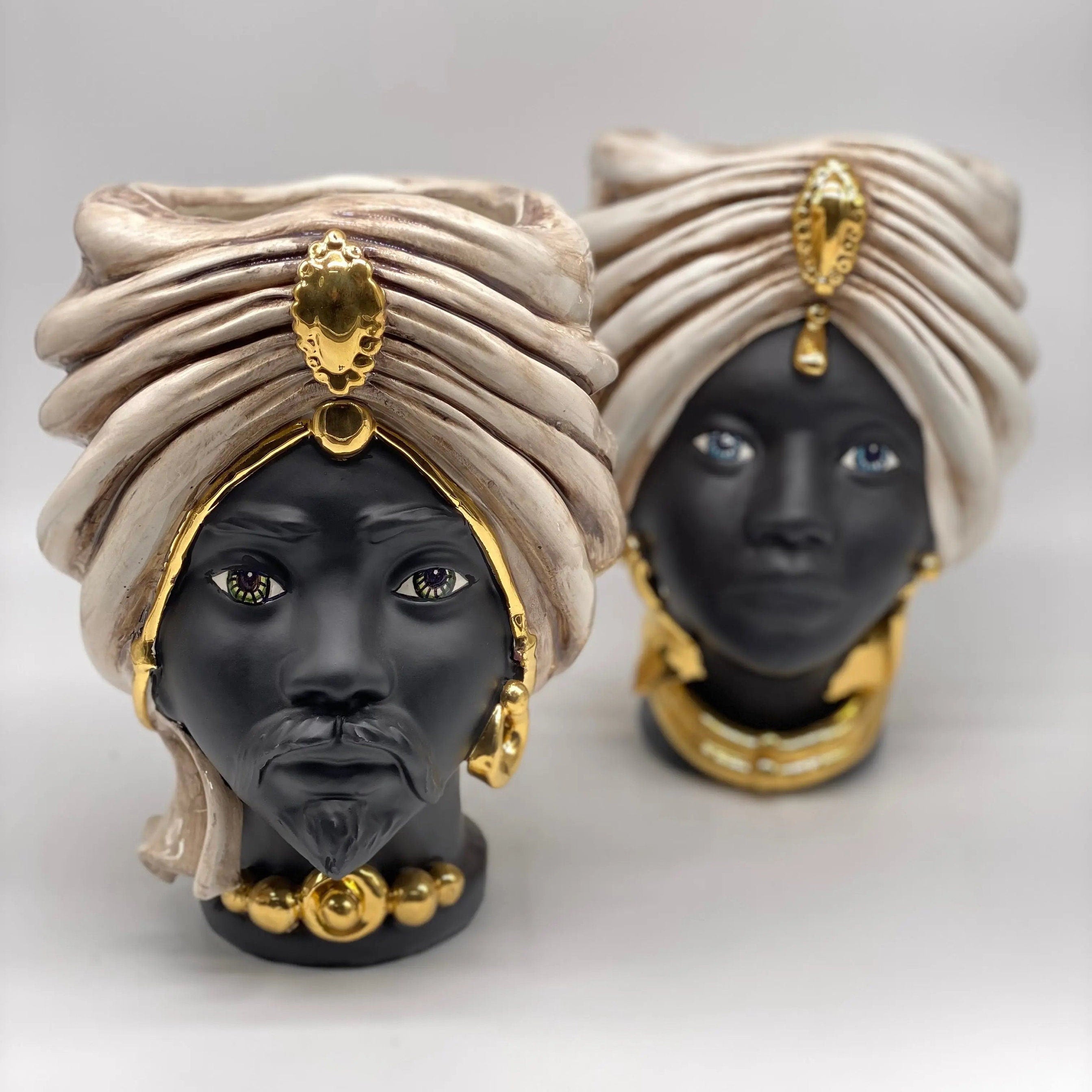 Teste di Moro Atena Ceramica Caltagirone cm H.24 L.18 Artigianale Écru Nero Oro DD CERAMICHE SICILIANE