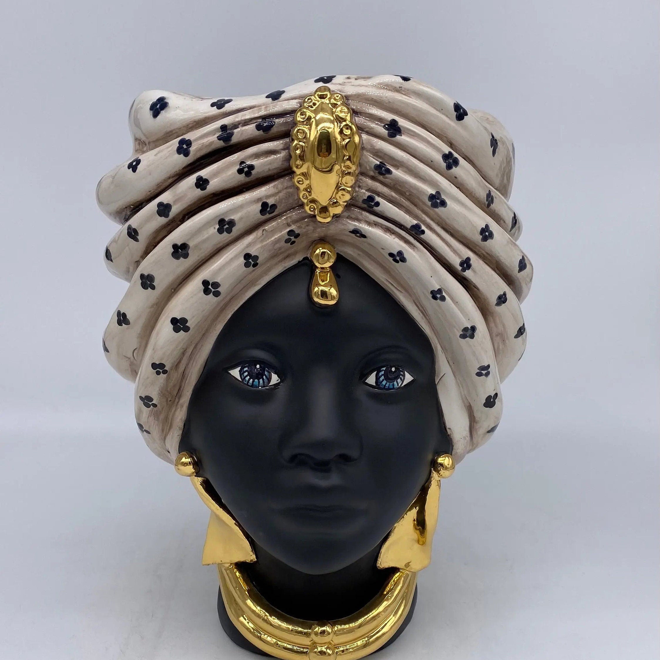 Teste di Moro Atena Ceramica Caltagirone cm H.24 L.18 Artigianale Écru Pois Nero Oro DD CERAMICHE SICILIANE