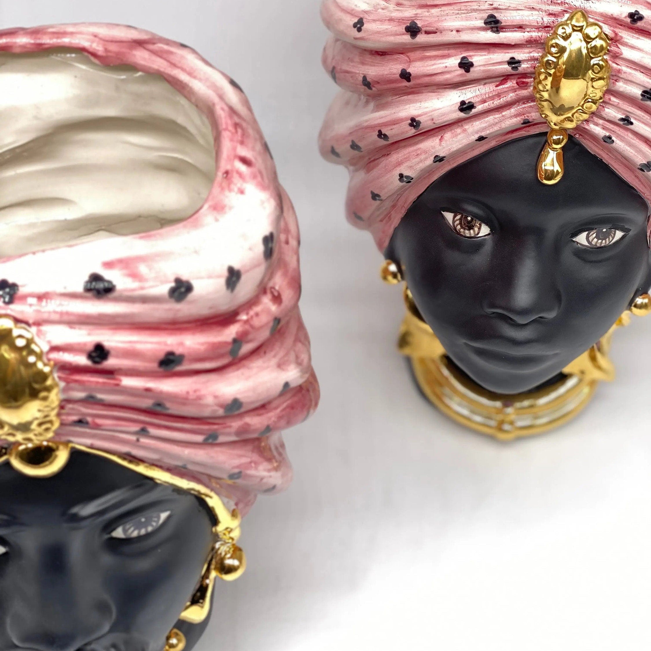 Teste di Moro Atena Ceramica Caltagirone cm H.24 L.18 Artigianale Rosa Pois Nero Oro DD CERAMICHE SICILIANE