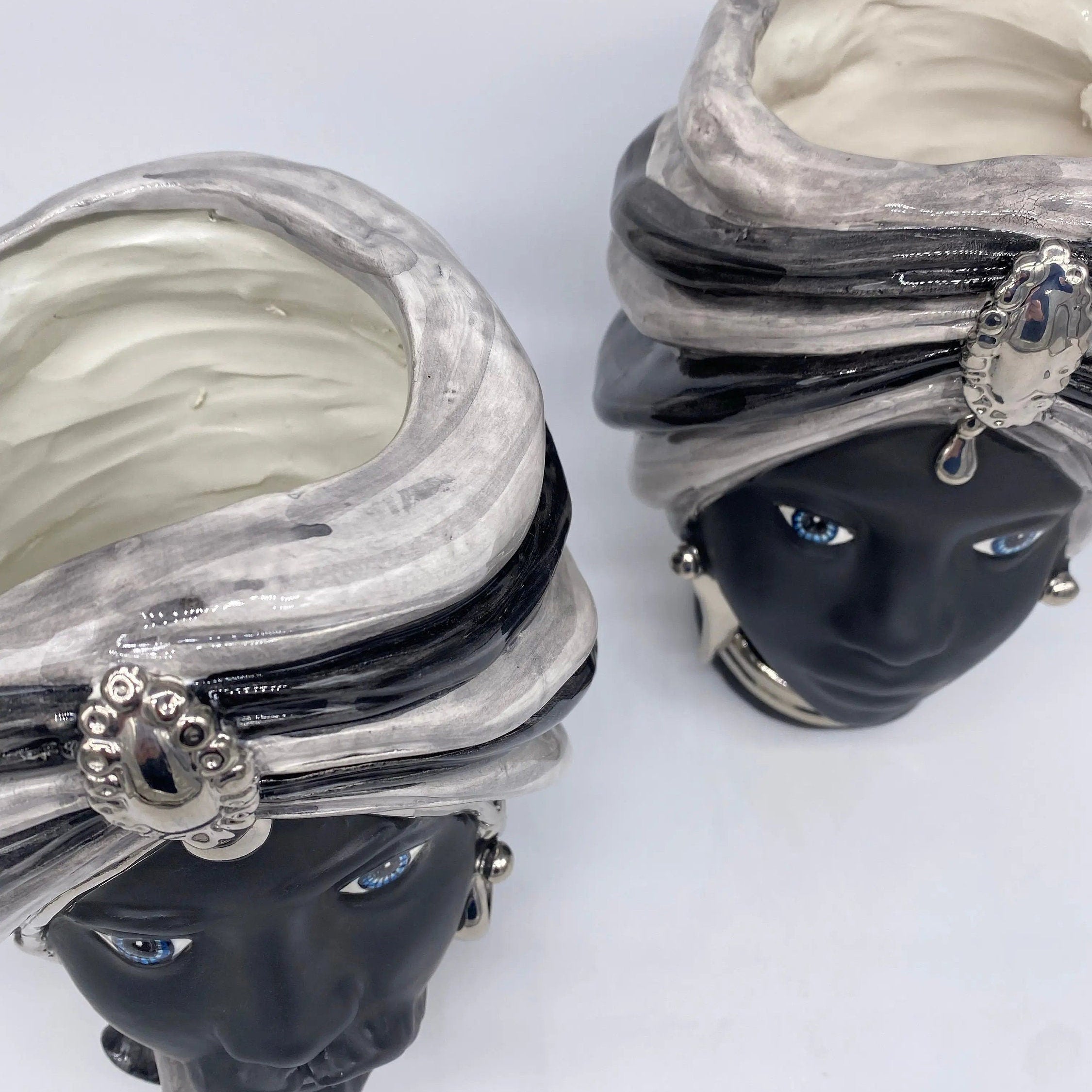 Teste di Moro Atena Ceramica Caltagirone cm H.24 L.18 Artigianale Grigio Nero Platino DD CERAMICHE SICILIANE